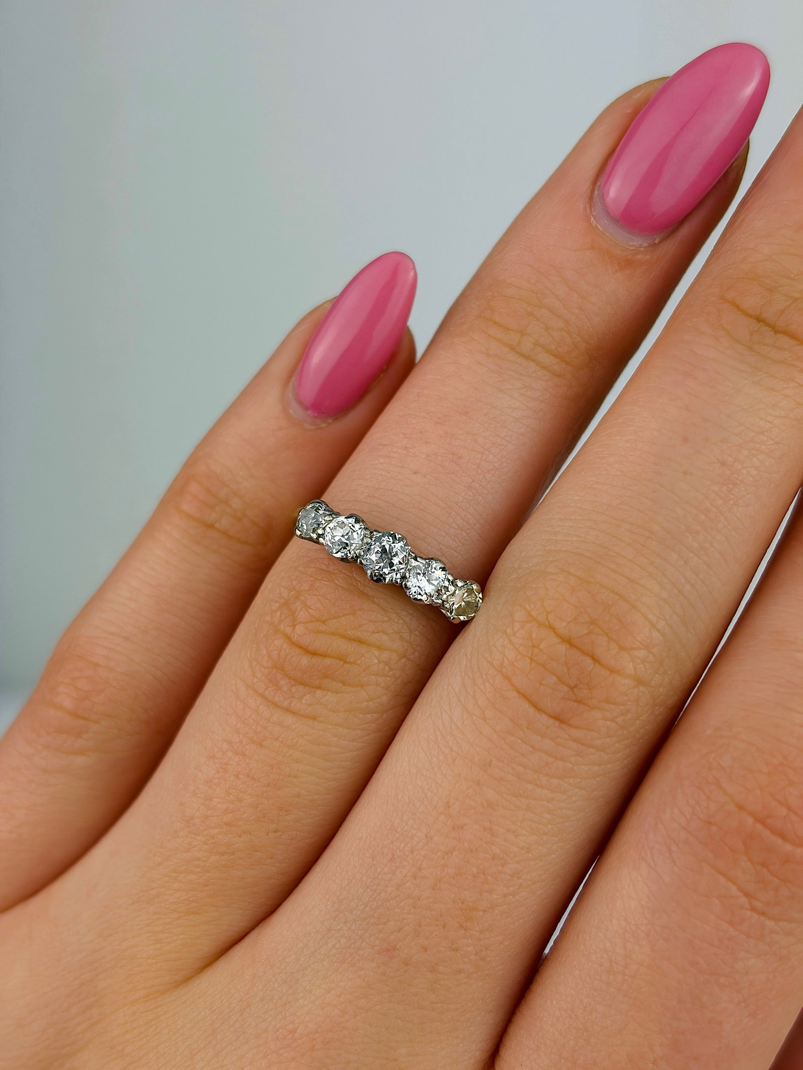 ANTIQUE 9CT YELLOW GOLD DIAMOND 5 STONE RING - 8