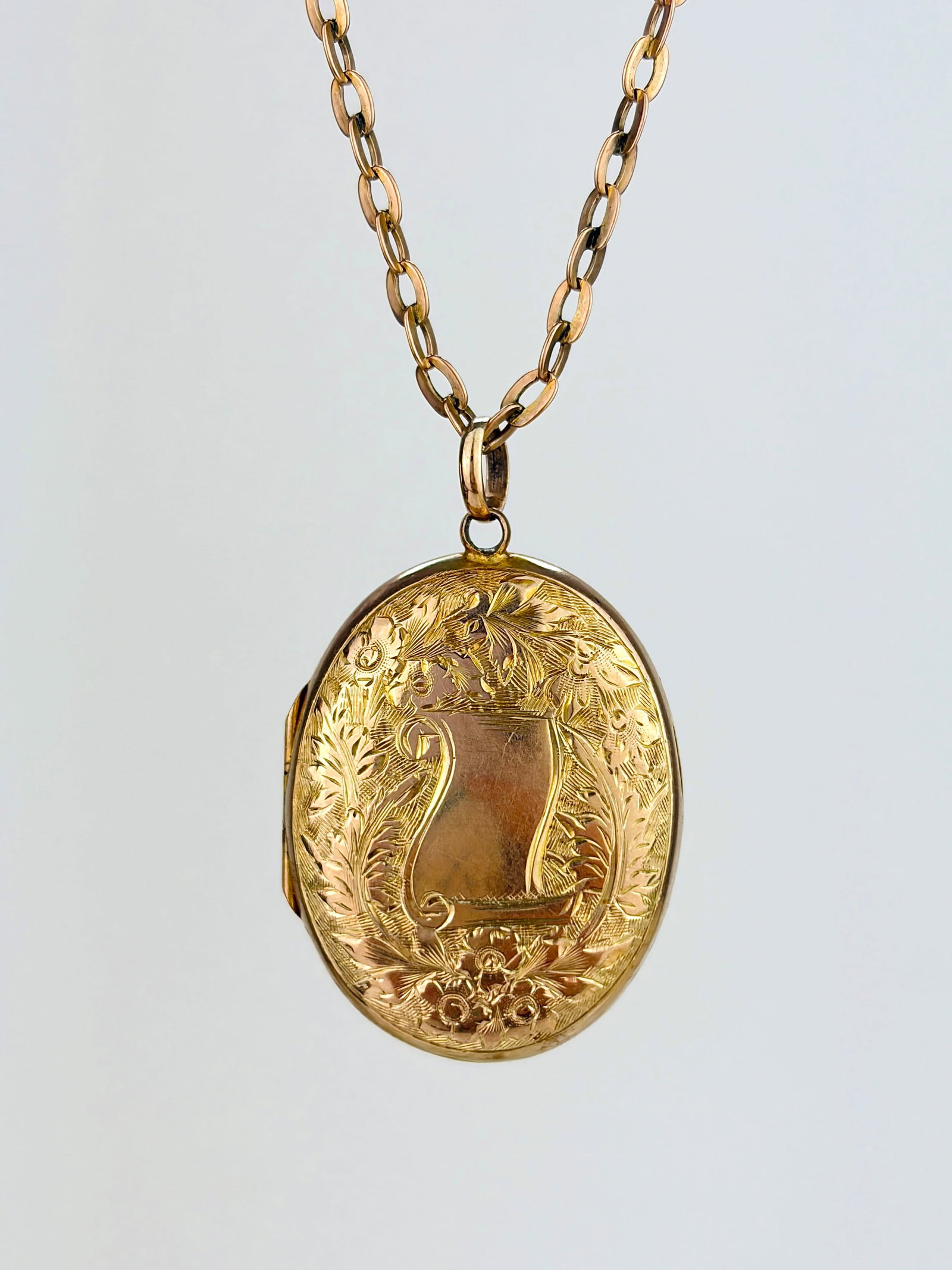 Antique c.1908 9ct Yellow Gold Engraved Double Locket Pendant on Chain (1 of 7)