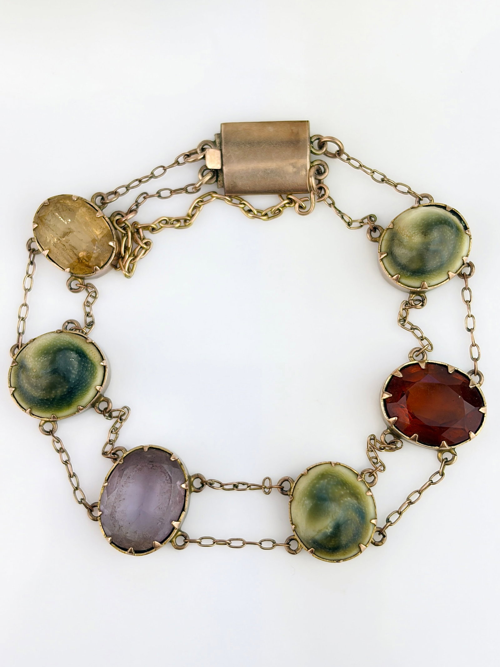 Antique chunky gold gemset bracelet: Antique chunky gold gemset bracelet Unusual deisgn bracelet weight 10 g length 20 cm office use only UHZ 