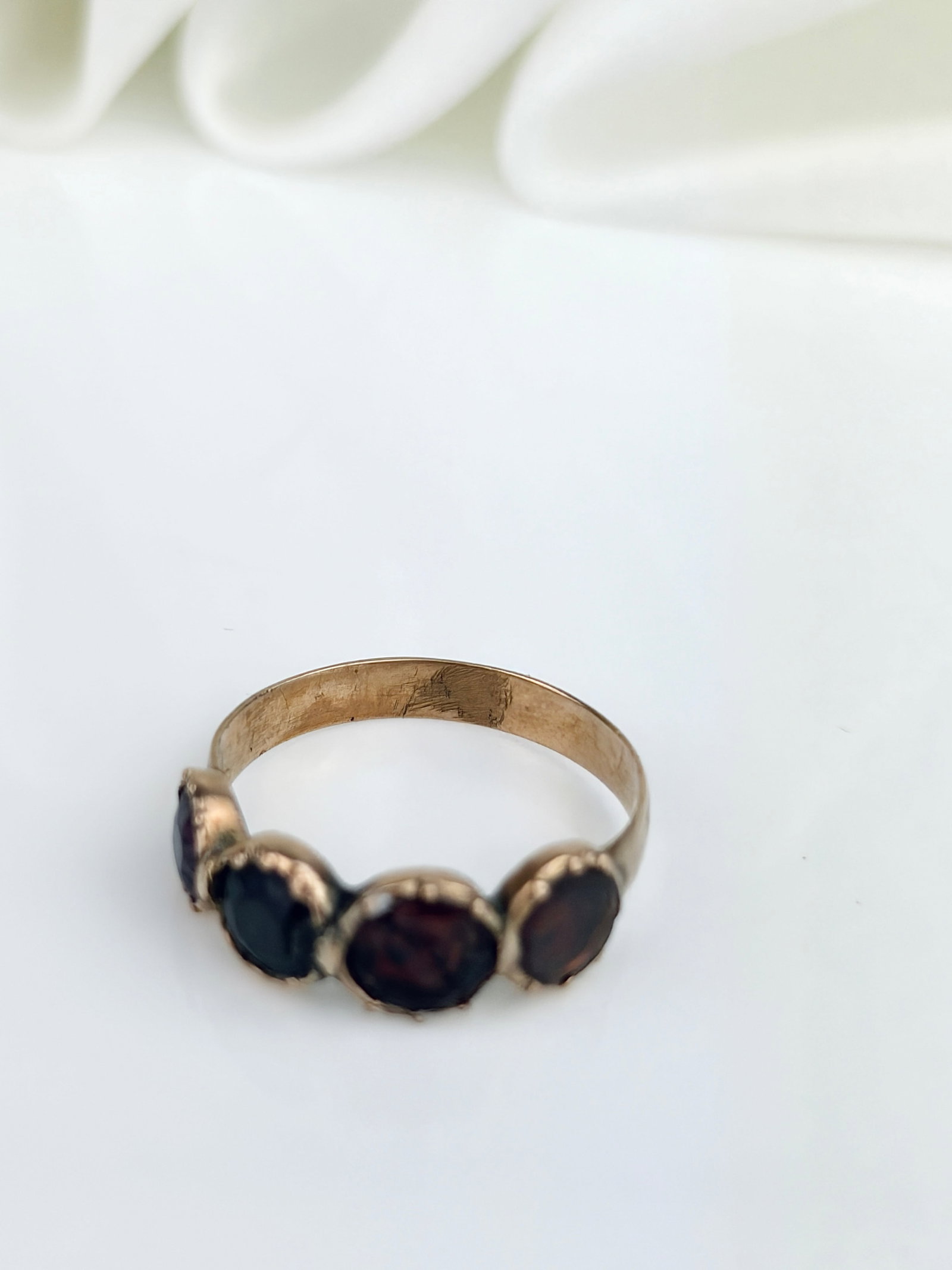 Antique Georgian Garnet and Amethyst Four Stone Half Hoop Ring in Gold - 4