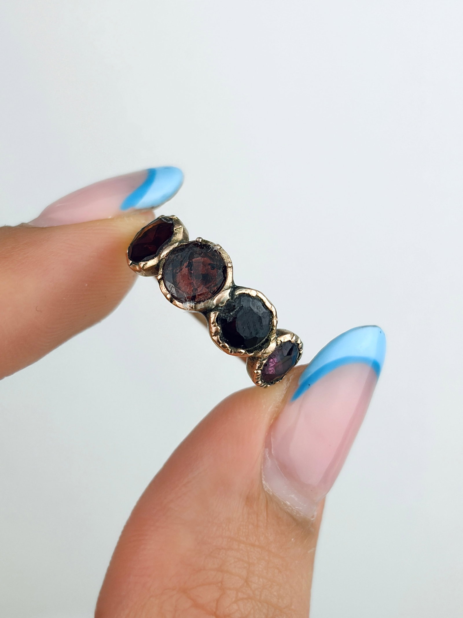 Antique Georgian Garnet and Amethyst Four Stone Half Hoop Ring in Gold - 5