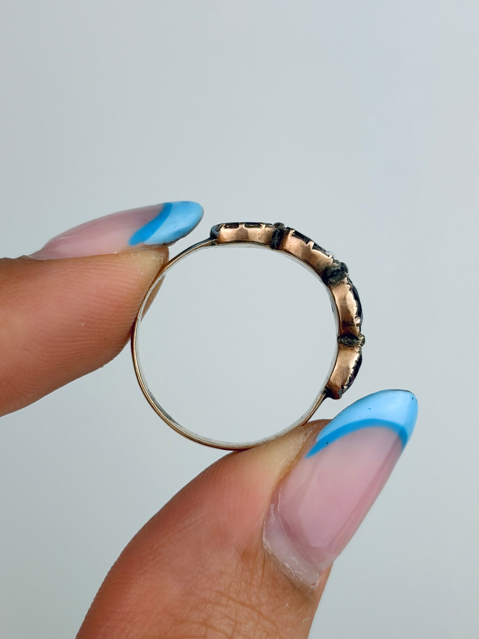 Antique Georgian Garnet and Amethyst Four Stone Half Hoop Ring in Gold - 6