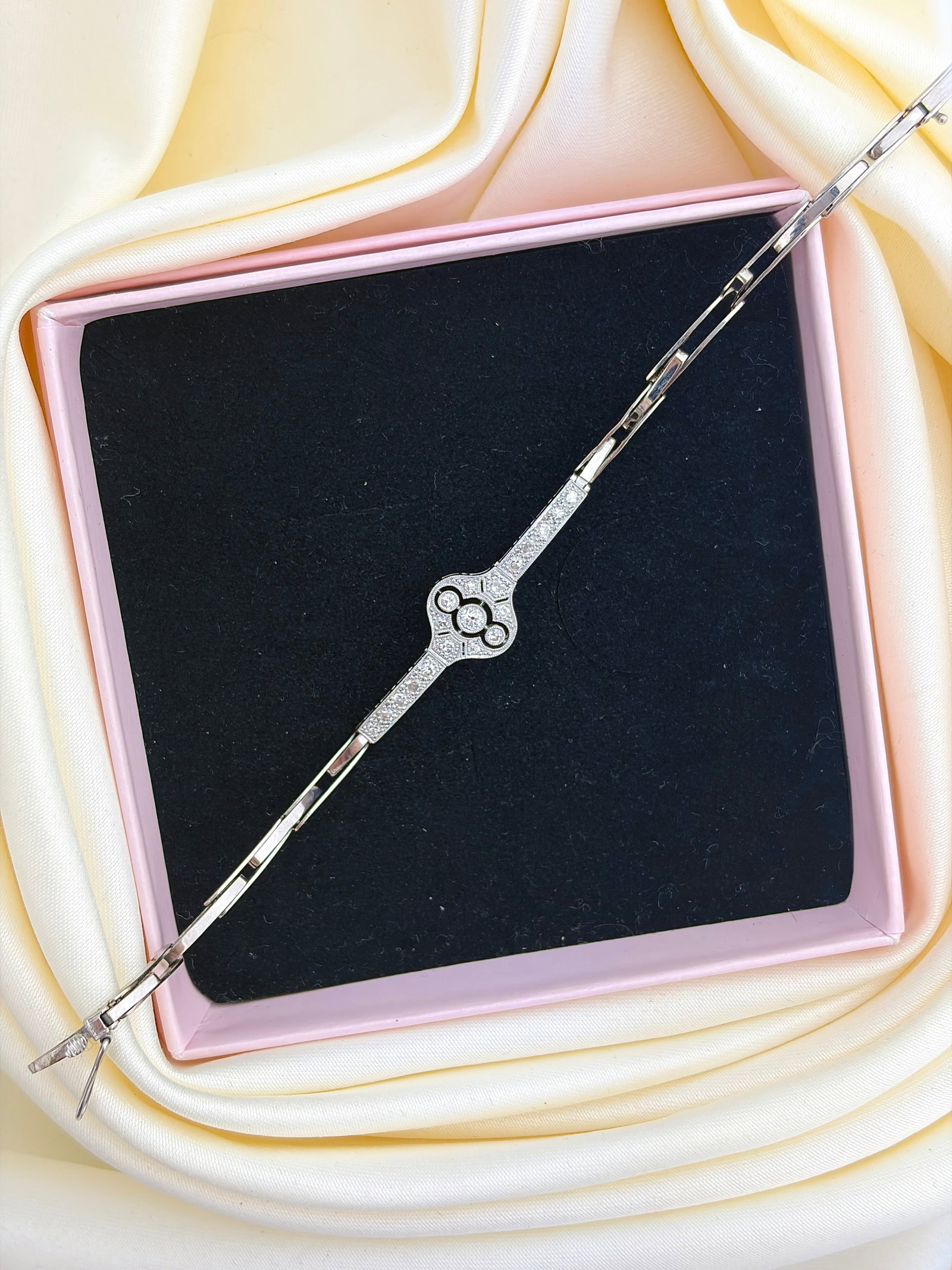 Antique Art Deco 18ct White Gold Diamond Bracelet - 9