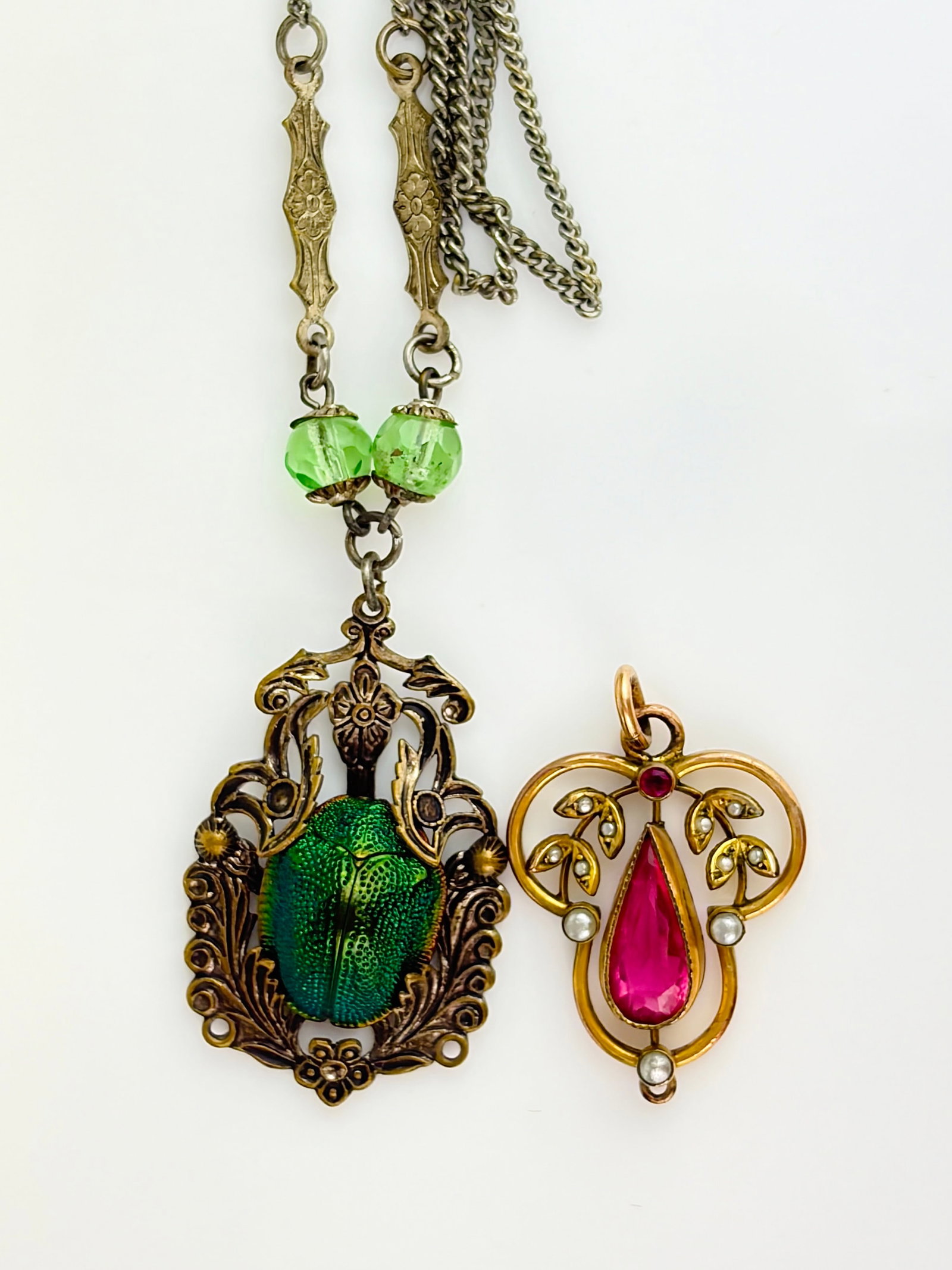 Mixed lot 2x Pendants, scarab etc: Mixed lot 2x Pendants, scarab etc combined weight 7.08g