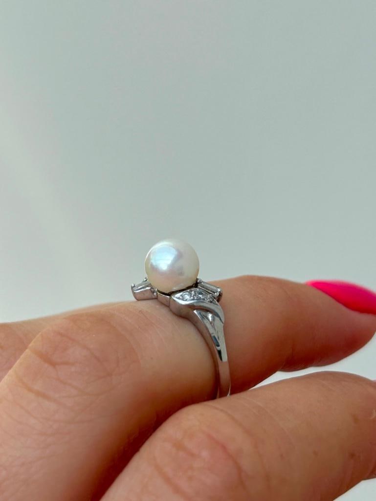 Vintage 18ct White Gold Pearl and Diamond Twist Ring - 5