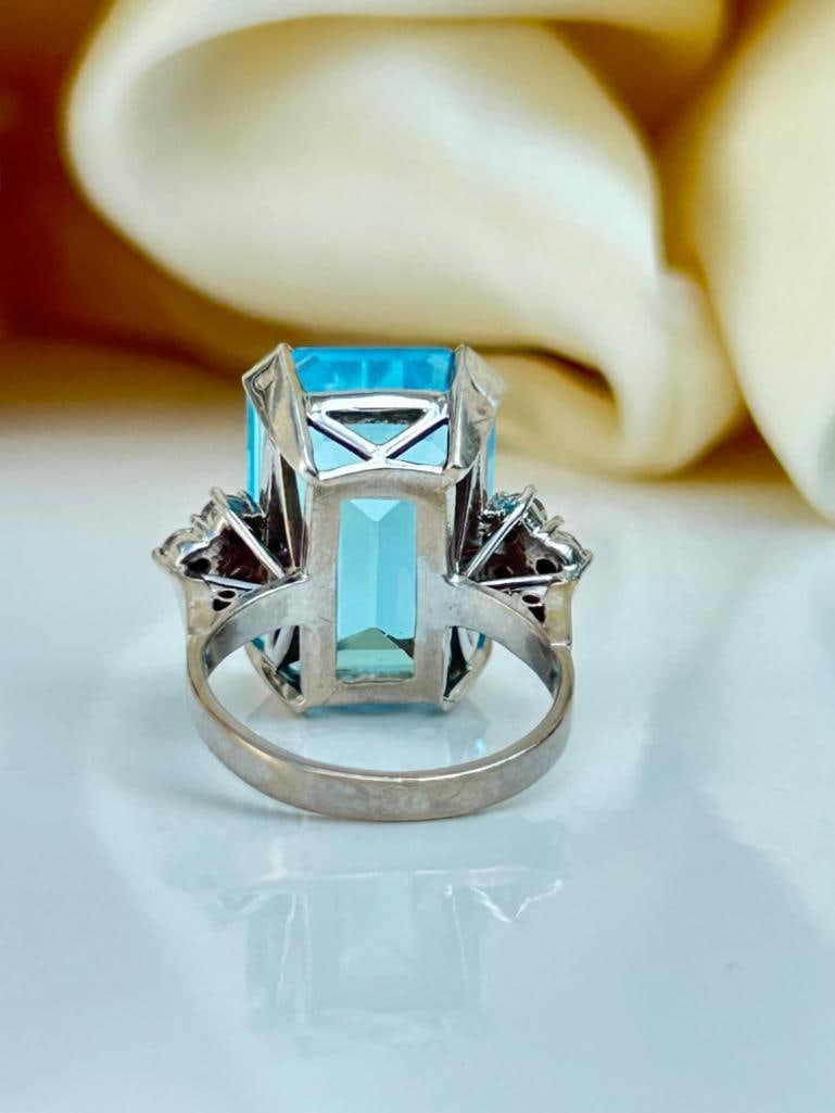 Large 18ct White Gold Topaz and Diamond Cocktail Ring - 12