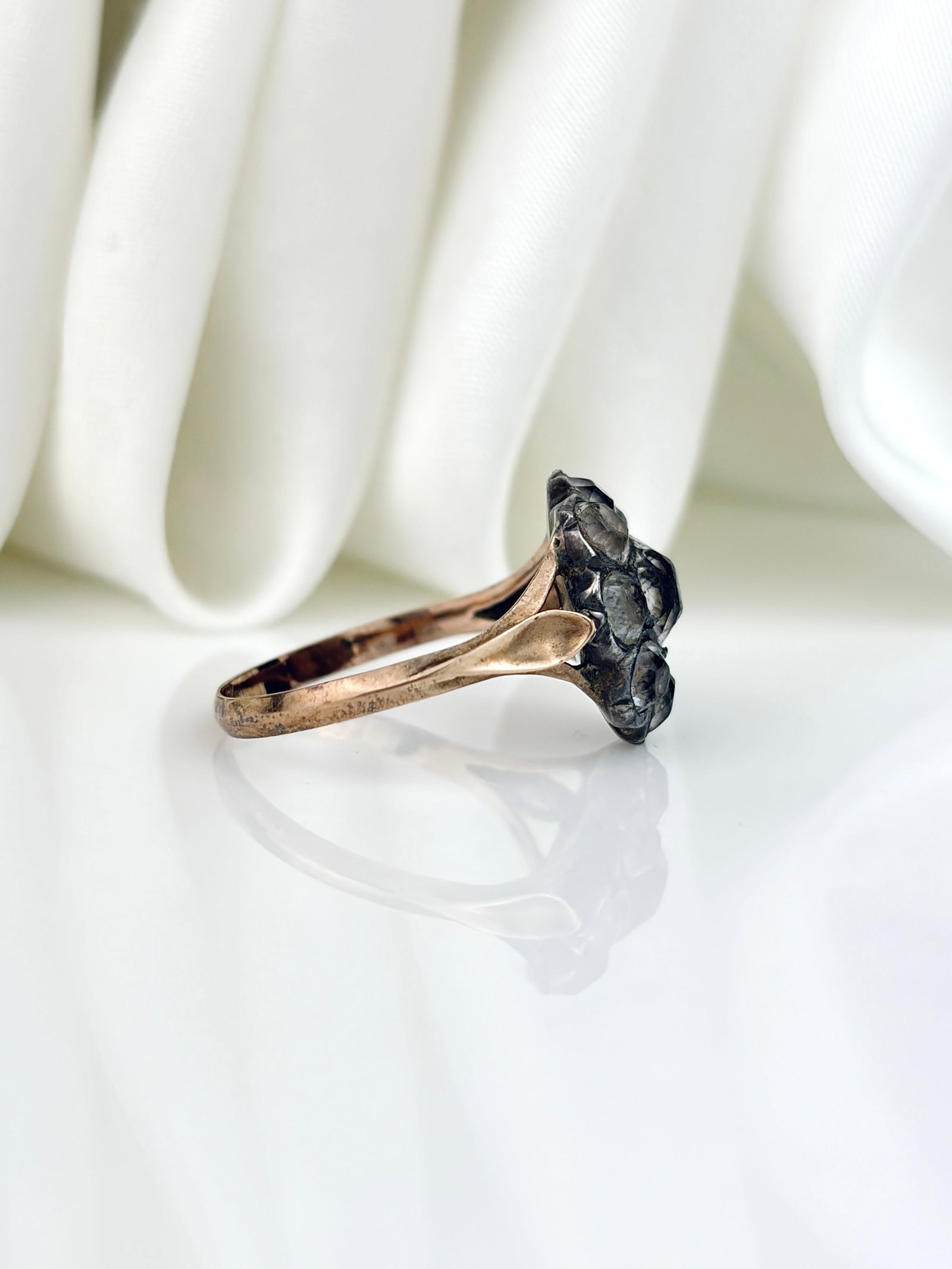 Antique Georgian Era Paste Cluster Ring in Gold - 2