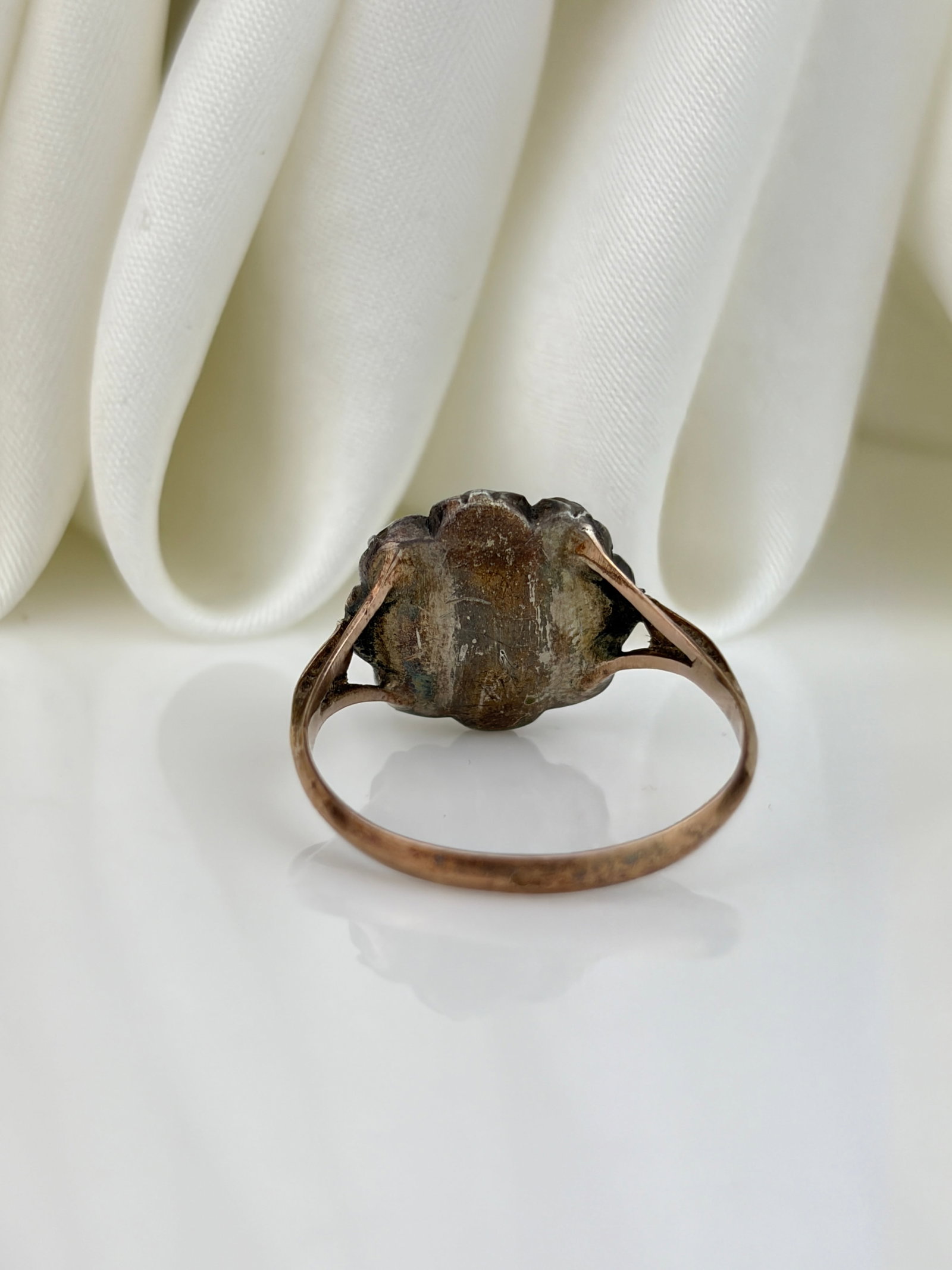 Antique Georgian Era Paste Cluster Ring in Gold - 3