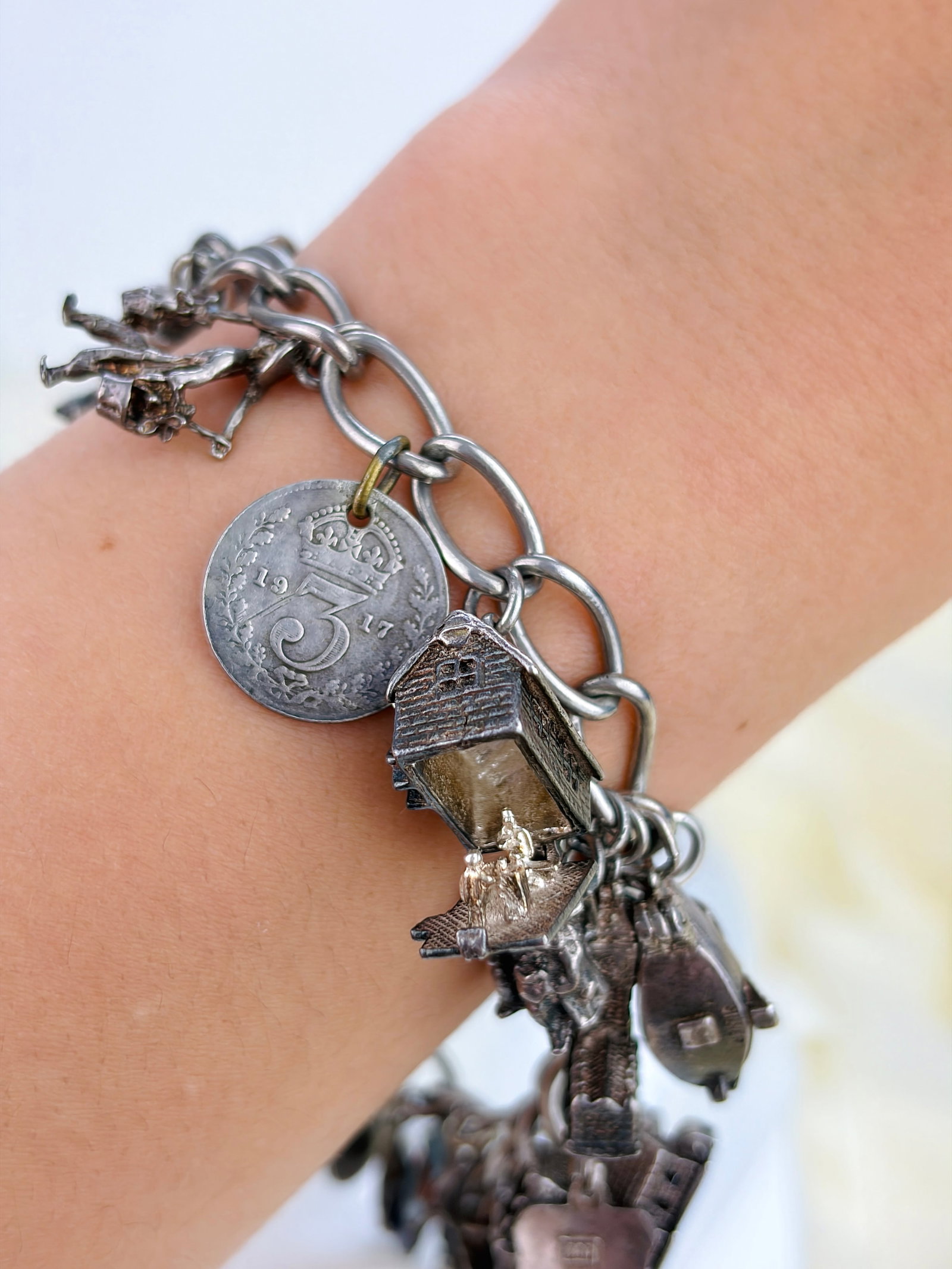 VINTAGE CHUNKY STERLING SILVER CHARM BRACELET WITH OPENING AND ENAMEL CHARMS - 9