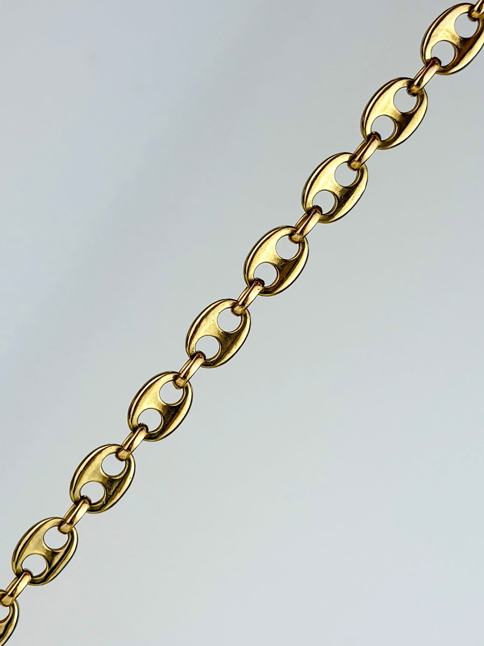 Heavy 24g 9ct Yellow Gold Chubby Mariner Link Bracelet: Heavy 24g 9ct Yellow Gold Chubby Mariner Link Bracelet Amazing bracelet with chubby mariner links and a large lobster clasp!