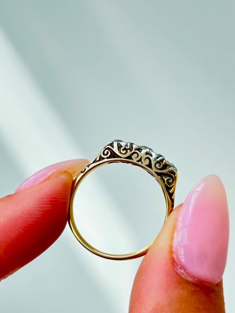 Antique 18ct Yellow Gold Diamond Ring - 95pts Total - 6