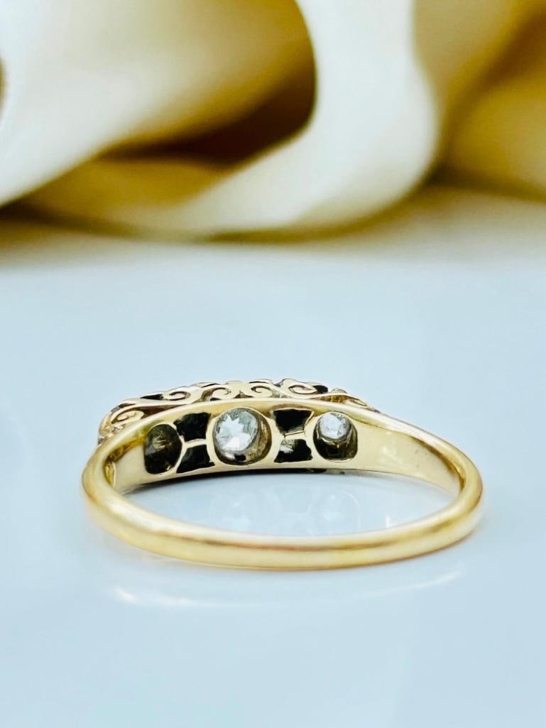 Antique 18ct Yellow Gold Diamond Ring - 95pts Total - 8