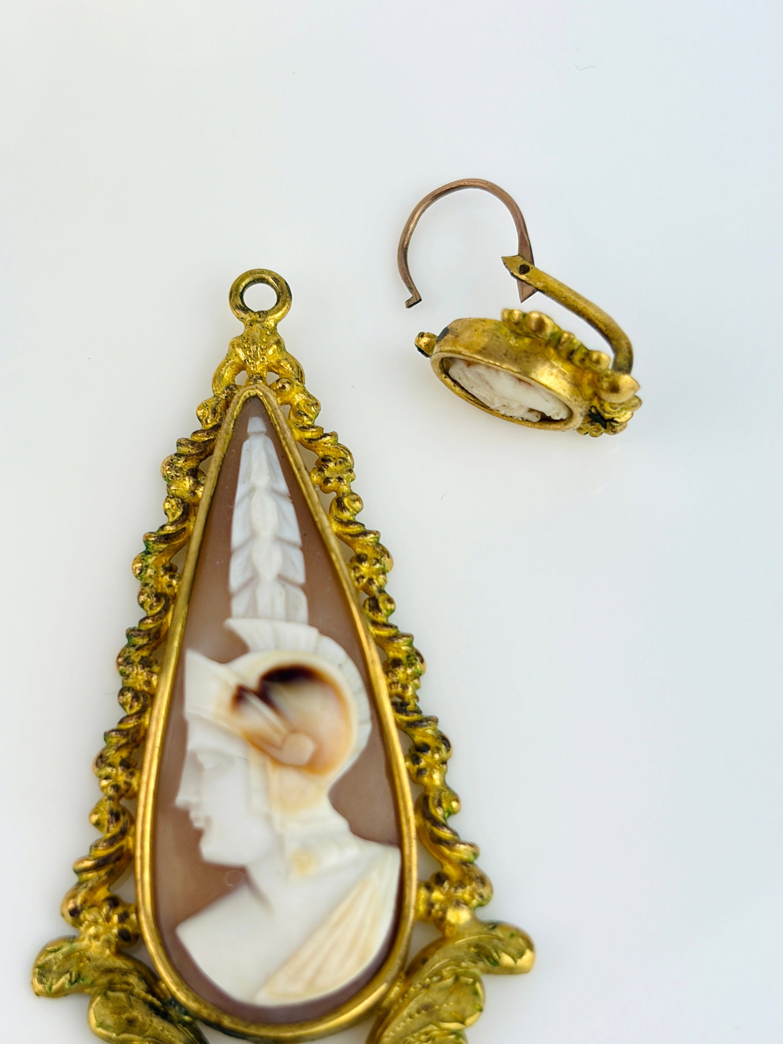 ANTIQUE BOXED CAMEO SUITE - INTERCHANGEABLE EARRINGS AND BROOCH - 8