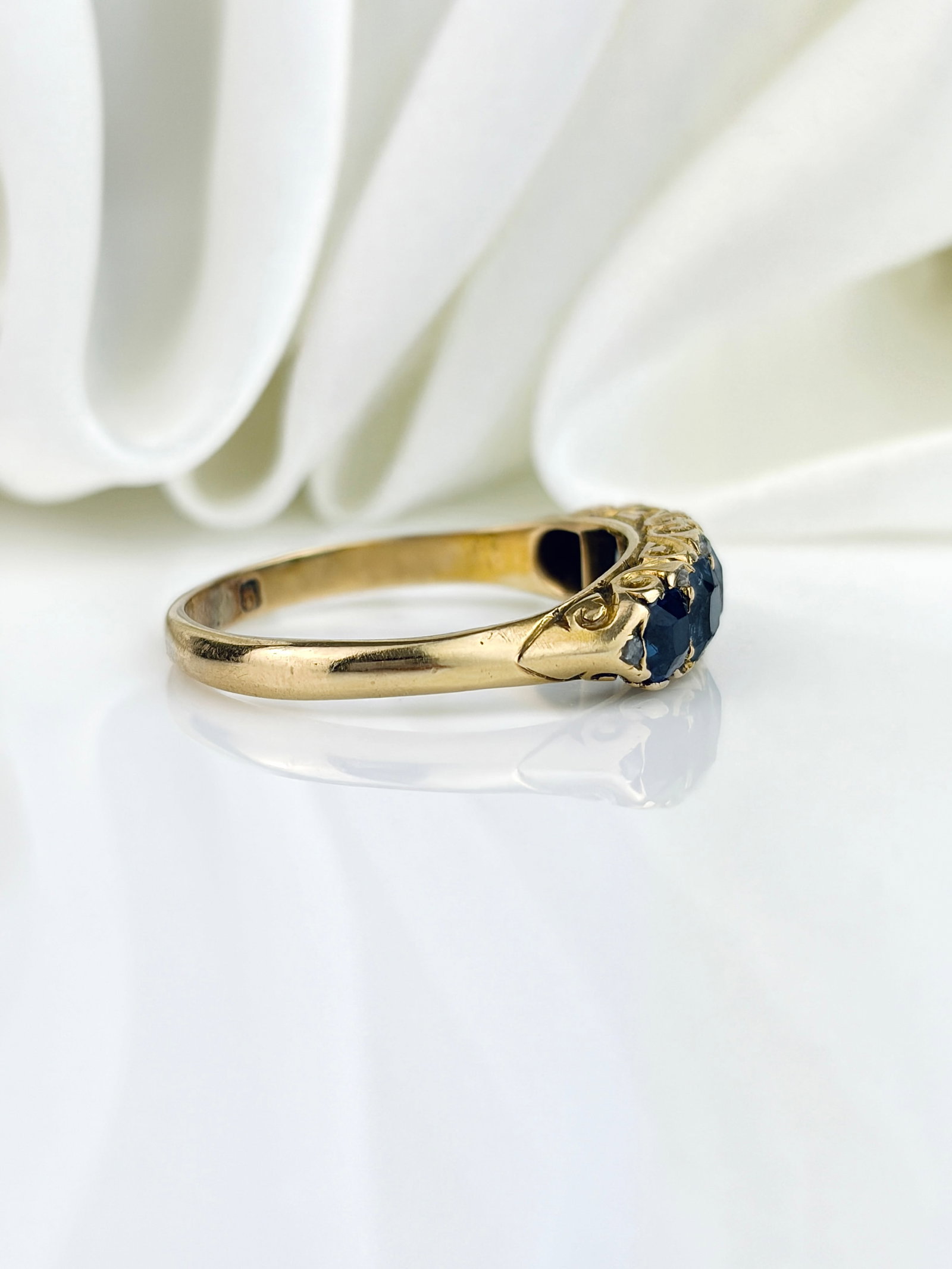 Antique Chunky 18ct Yellow Gold Sapphire and Diamond Points Five Stone Ring - 3