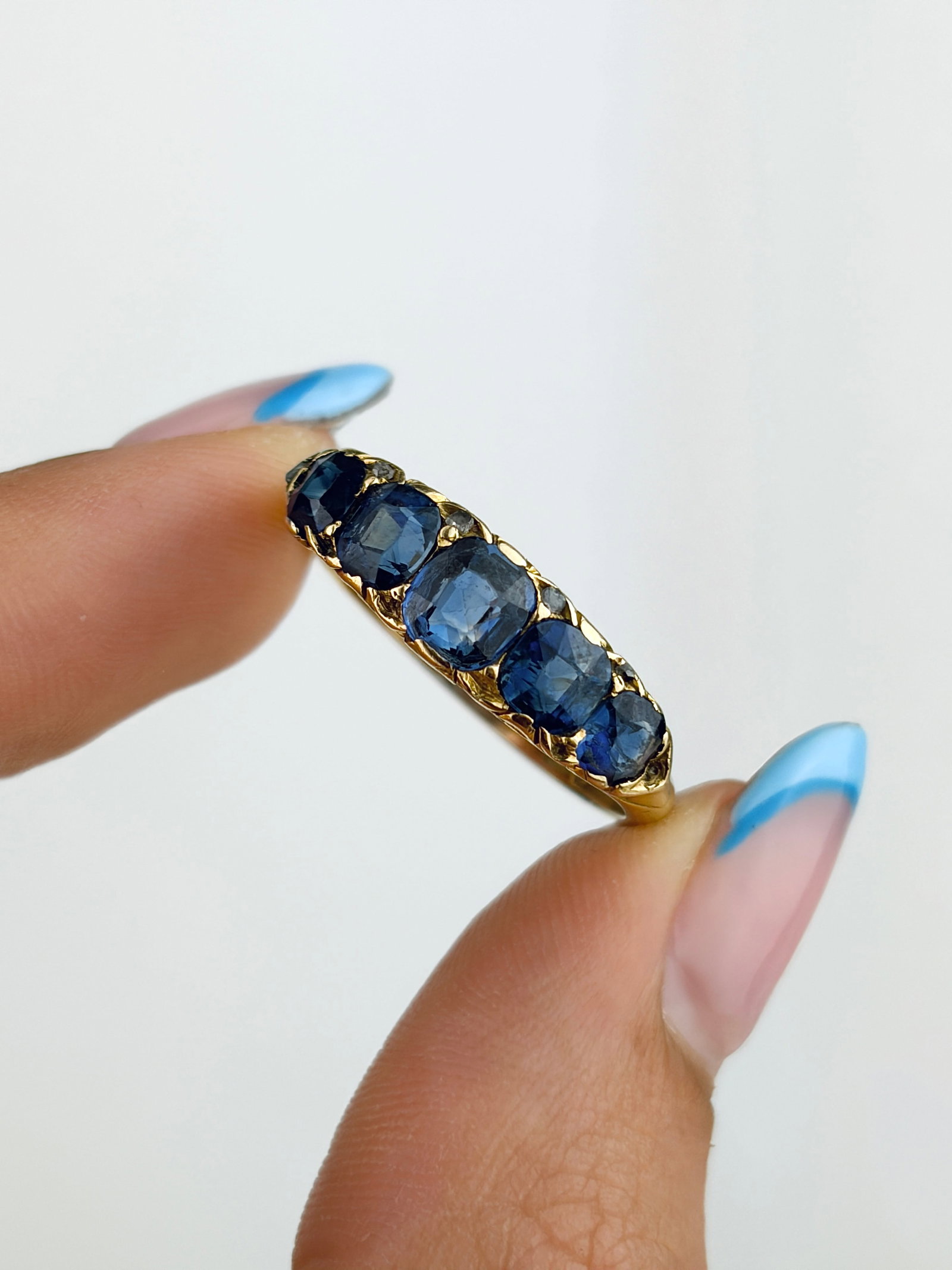Antique Chunky 18ct Yellow Gold Sapphire and Diamond Points Five Stone Ring - 6