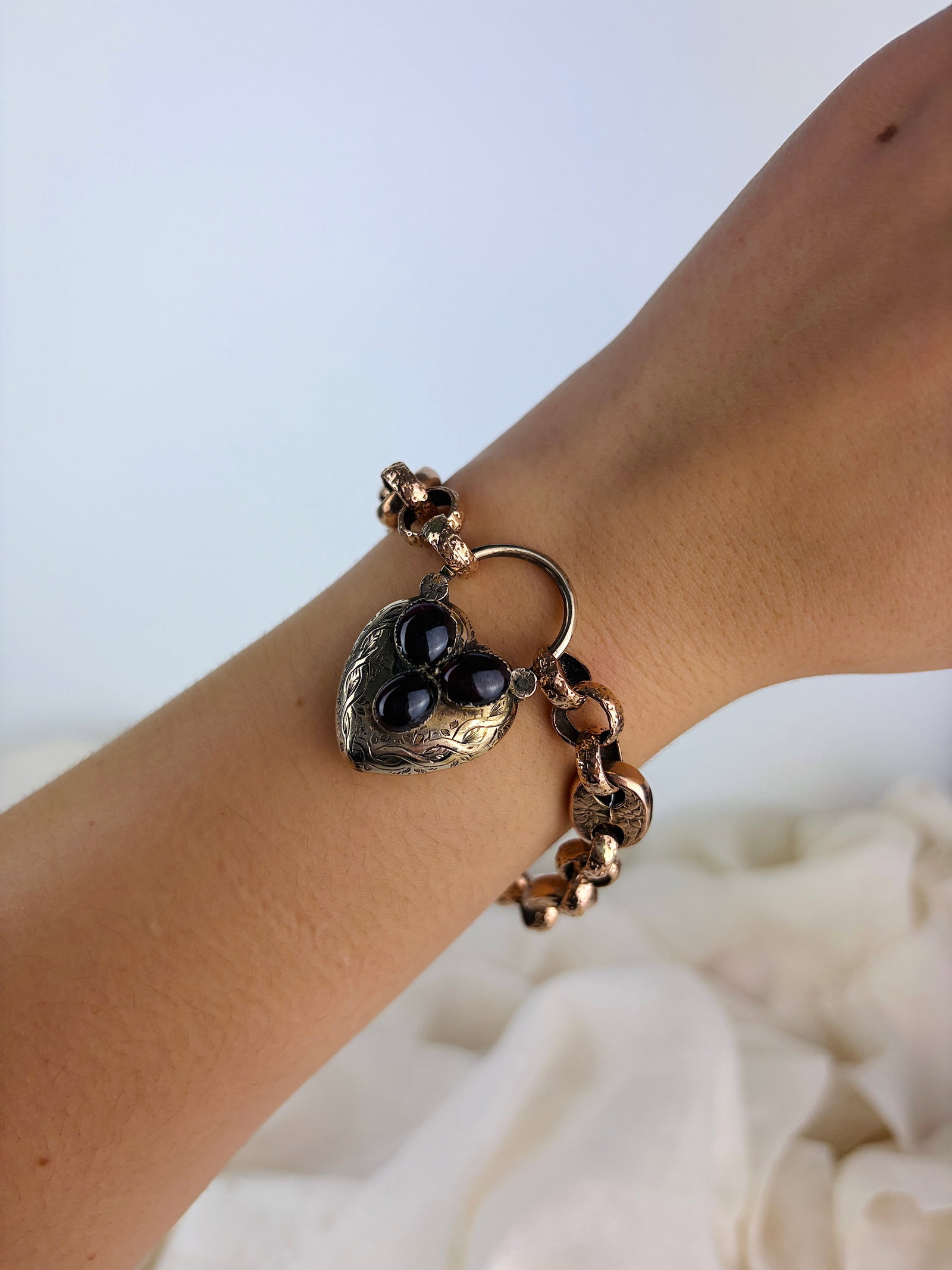 Antique cabochon garnet chunky gold locket back padlock bracelet - 9