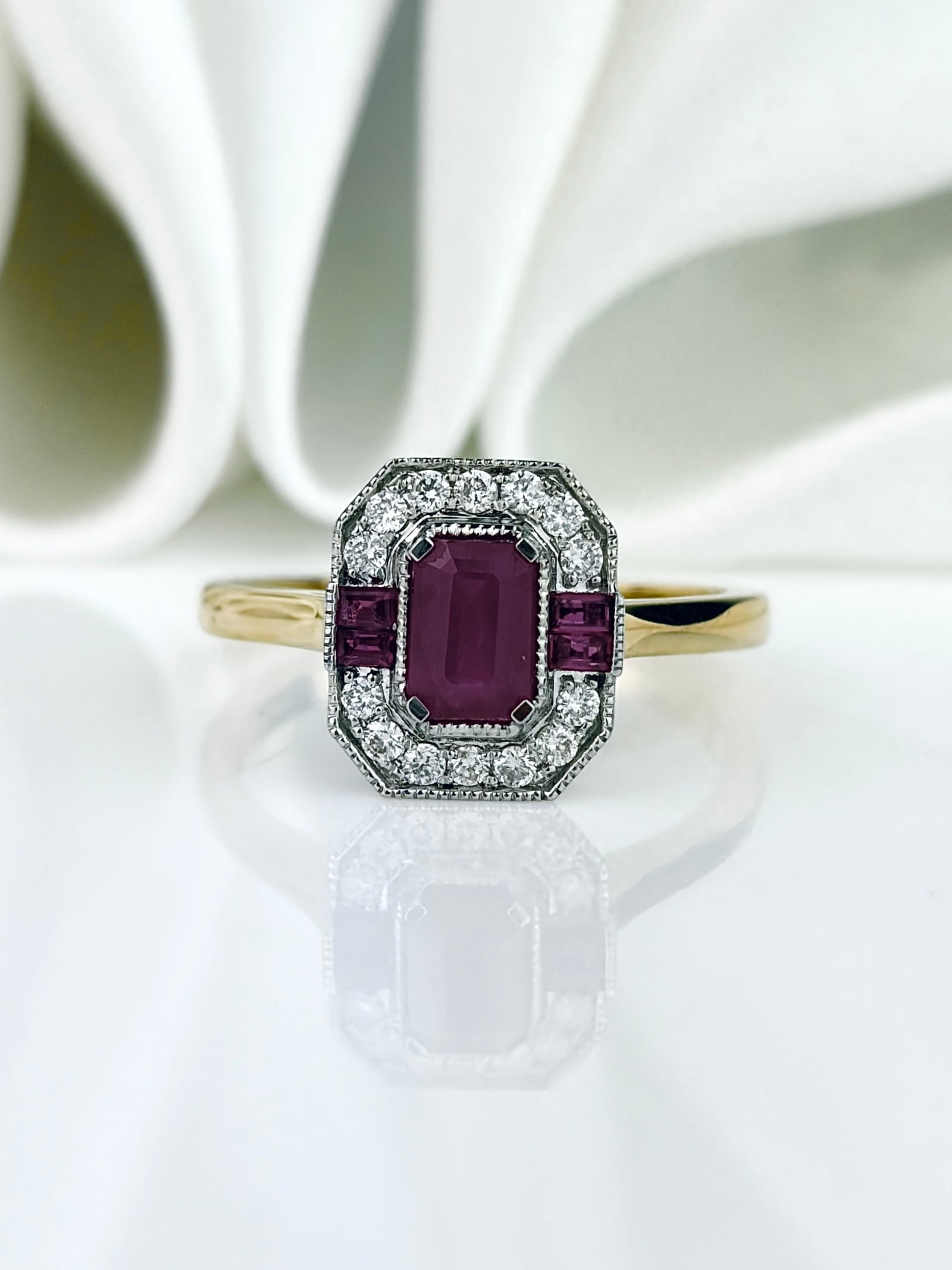 Stunning 18ct Gold Ruby and Diamond Art Deco Style Ring: Stunning 18ct Gold Ruby and Diamond Art Deco Style Ring Not from the art deco era, nevertheless, such a stunning ring!