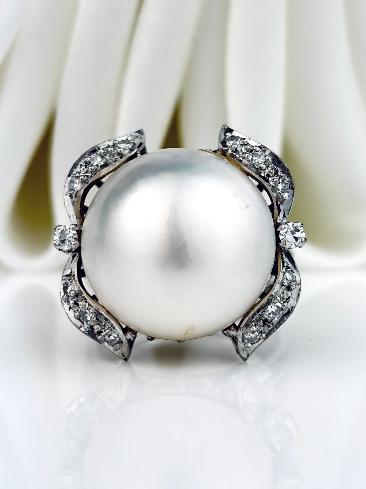 Huge 18ct white gold maybe pearl and diamond cocktail ring (1 of 12)