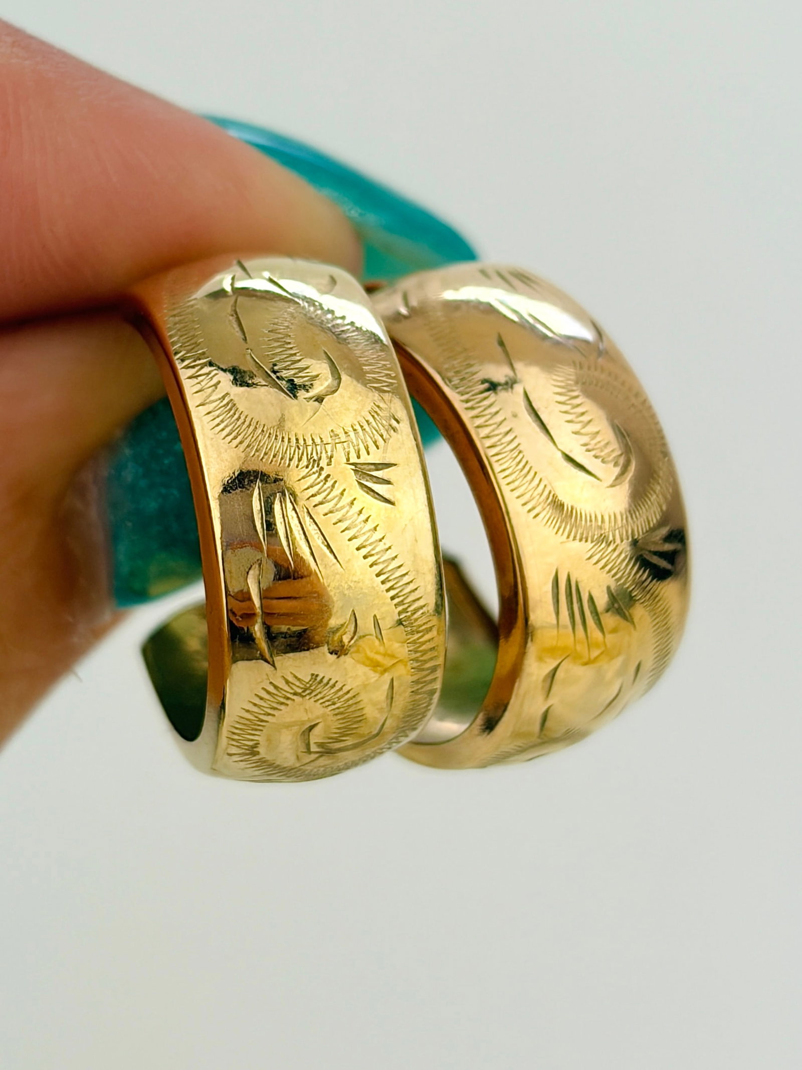 Vintage Wide Engraved Hoop Earrings in 9ct Yellow Gold: Vintage Wide Engraved Hoop Earrings in 9ct Yellow Gold Lovely chunky hoops!