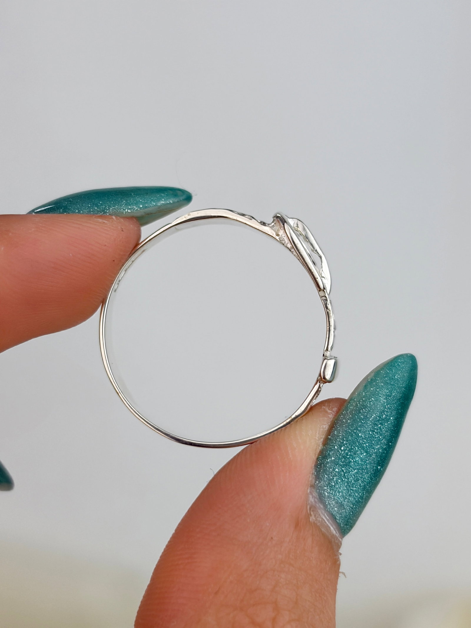 Wide Vintage c.1983 Silver Engraved Buckle Band Ring - 6