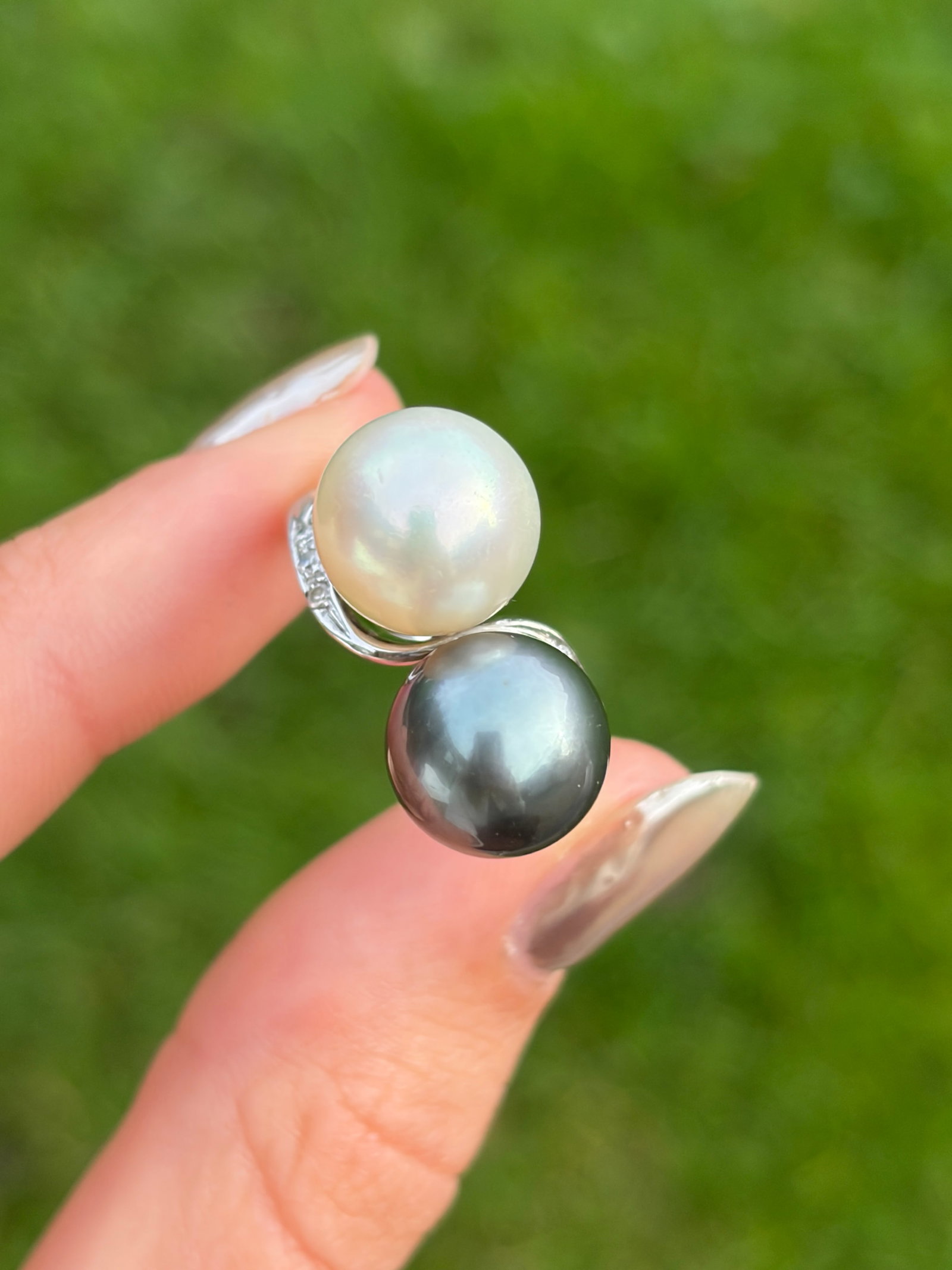 Huge 18ct White Gold Tahitian and South Sea Pearl Moi et Toi Twist Ring with Diamonds - 10