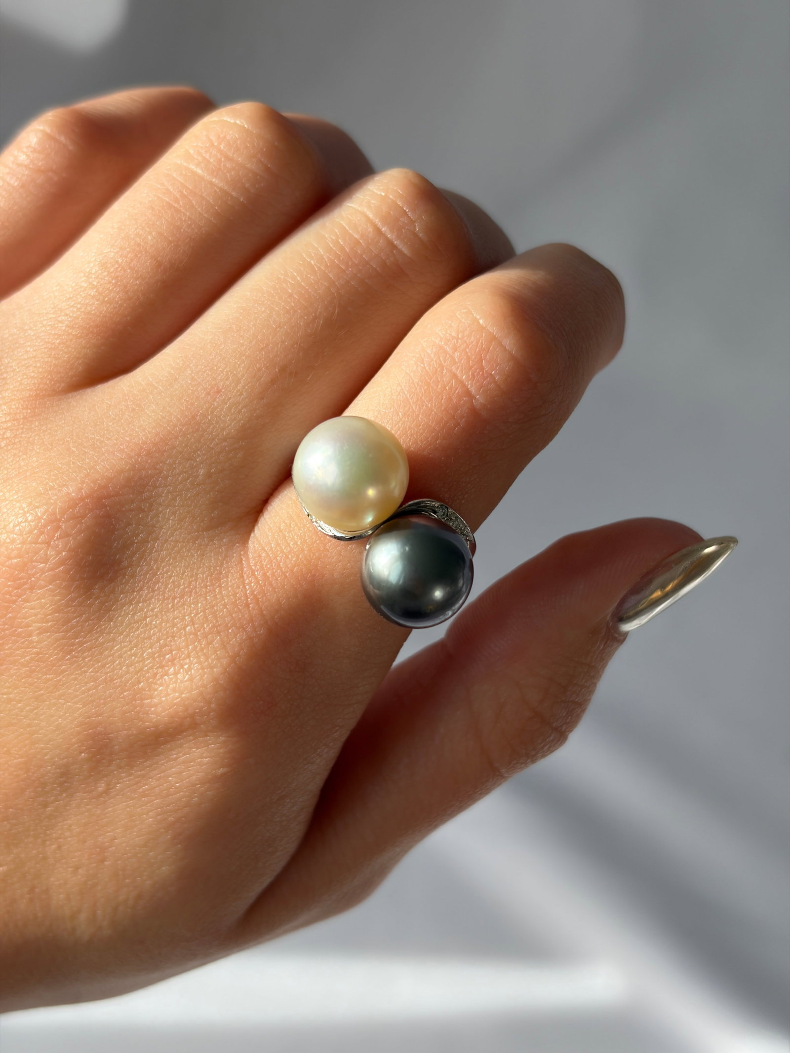 Huge 18ct White Gold Tahitian and South Sea Pearl Moi et Toi Twist Ring with Diamonds - 9