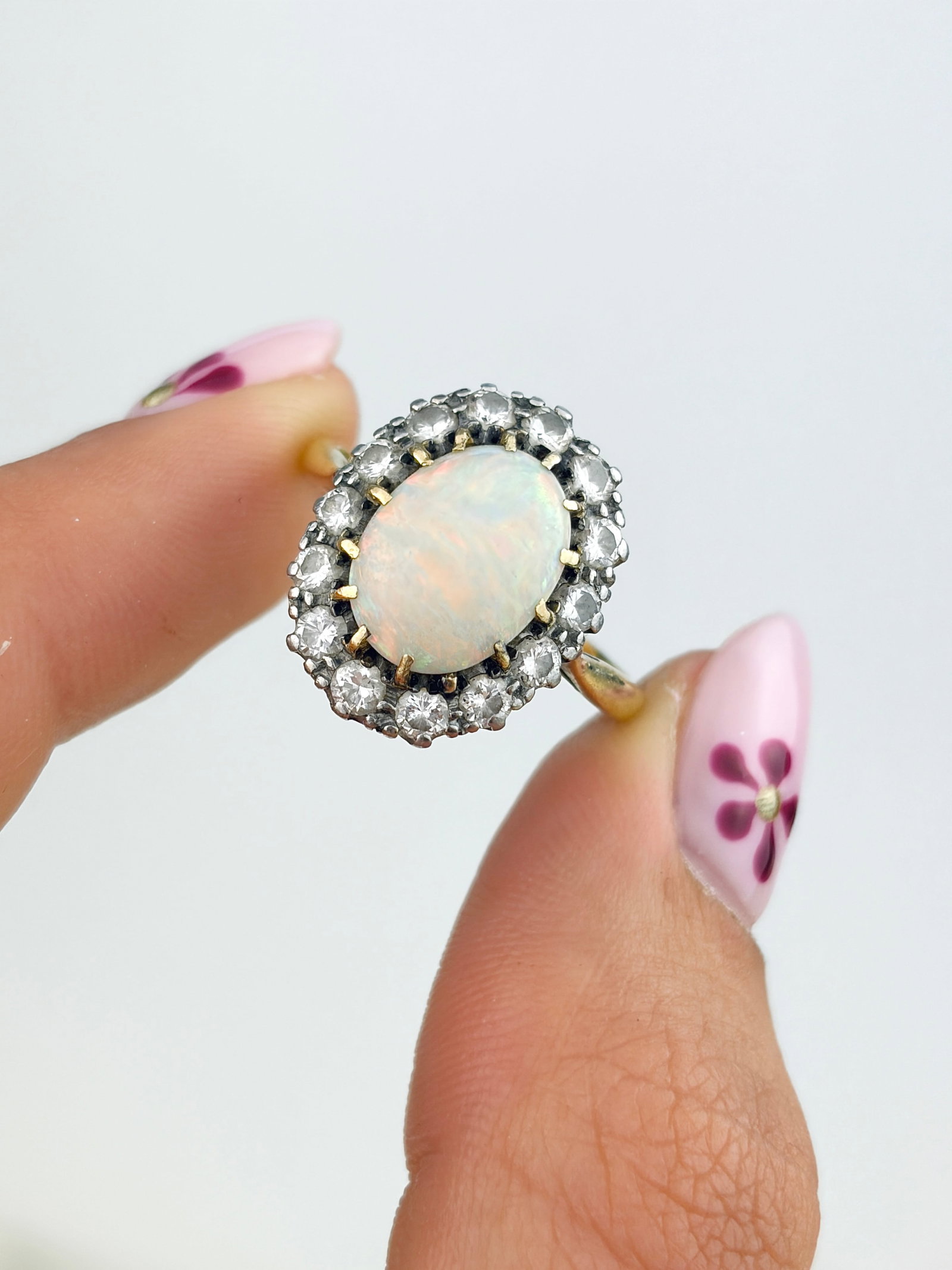 LOVELY ANTIQUE 18CT GOLD AND PLATINUM OPAL AND DIAMOND CLUSTER RING - 5