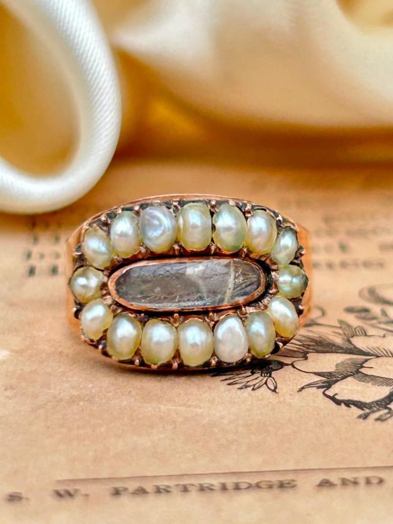 Chunky Georgian Era Pearl and Gold Locket Front Ring AF: Chunky Georgian Era Pearl and Gold Locket Front Ring AF truly charming!! measurements size UK O1/2 US 71/2 head of ring 17mm x 12mm weight 4.69g materi