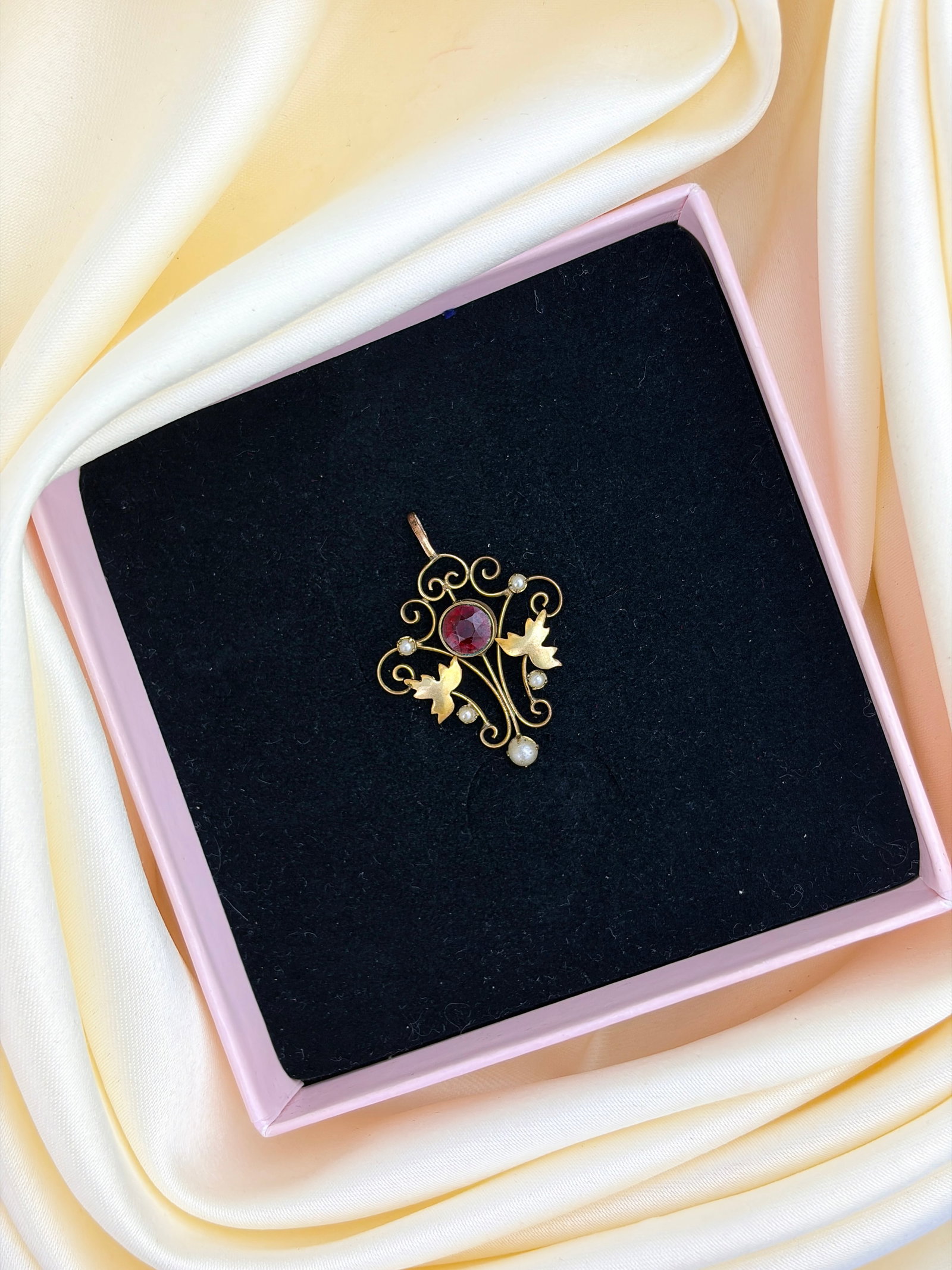 Sweet Red Stone and Pearl Pendant - 5