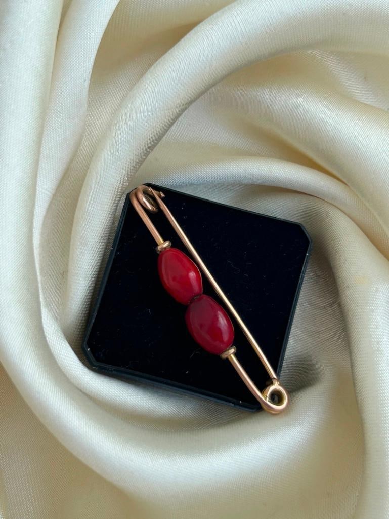 Antique Gold Stone Set Safety Pin Brooch - 4
