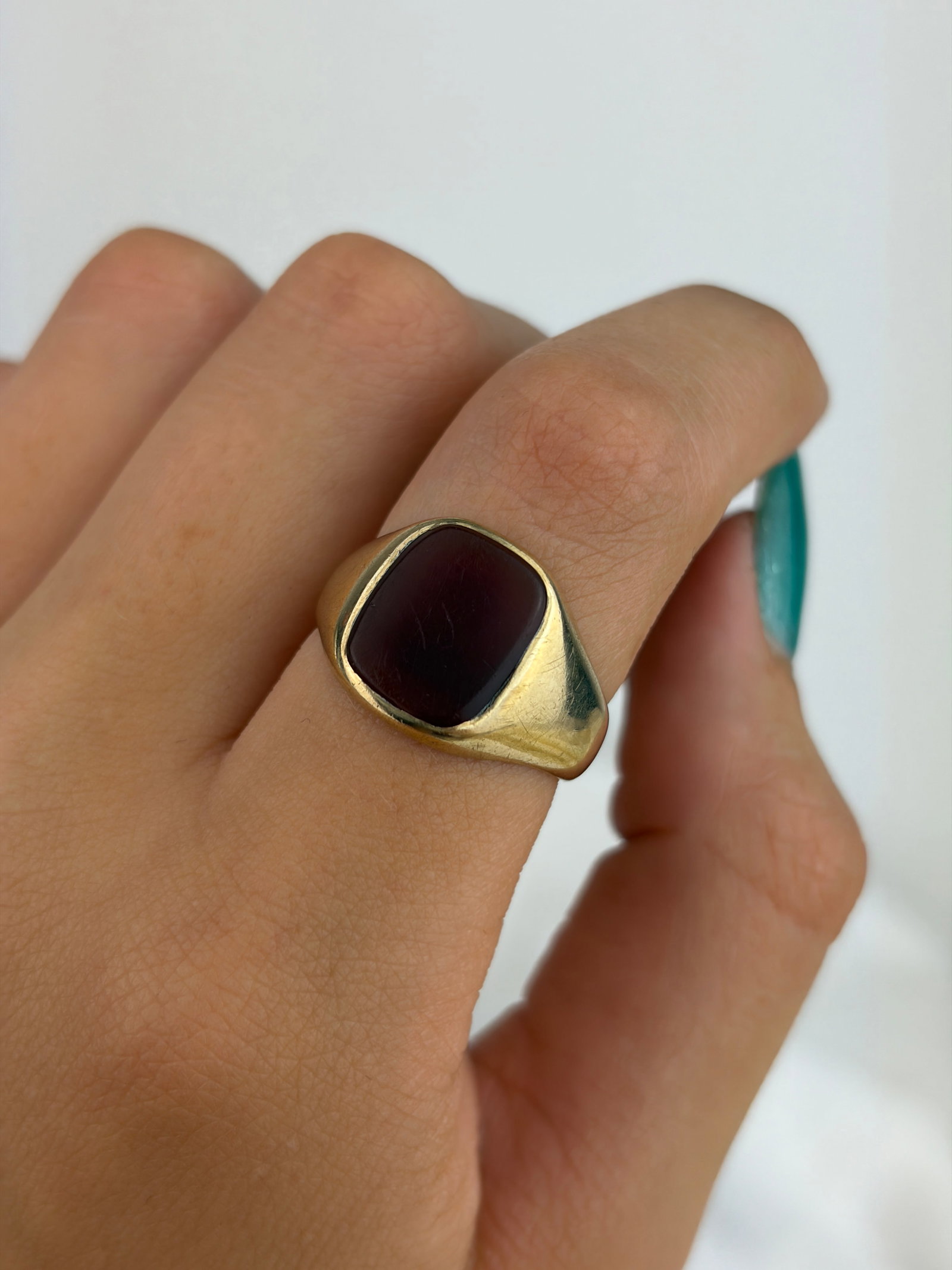 Vintage c.1961 Chunky 9ct Yellow Gold Carnelian Signet Ring - 8