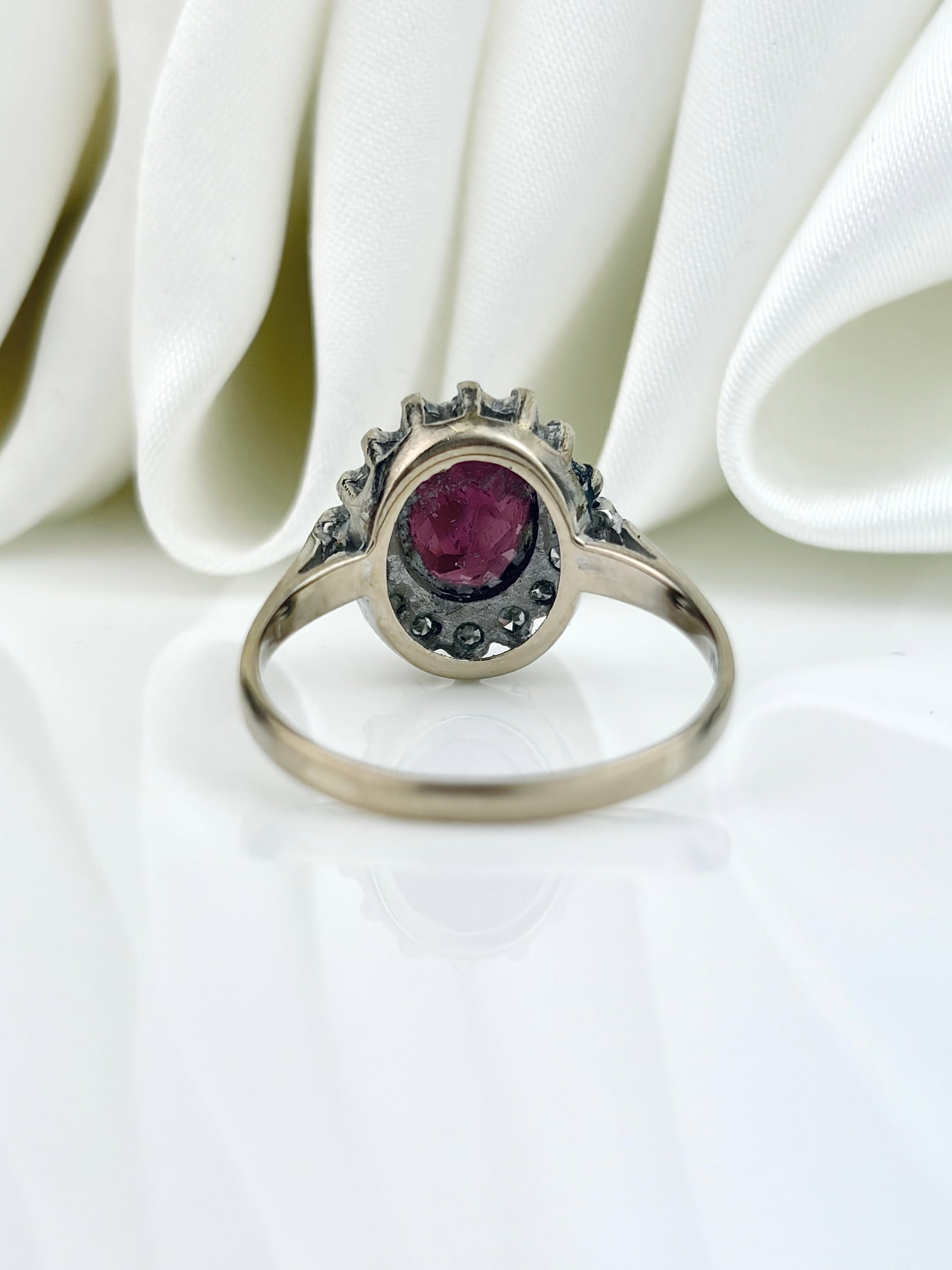 18CT WHITE GOLD PINK TOURMALINE AND DIAMOND CLUSTER RING - 3