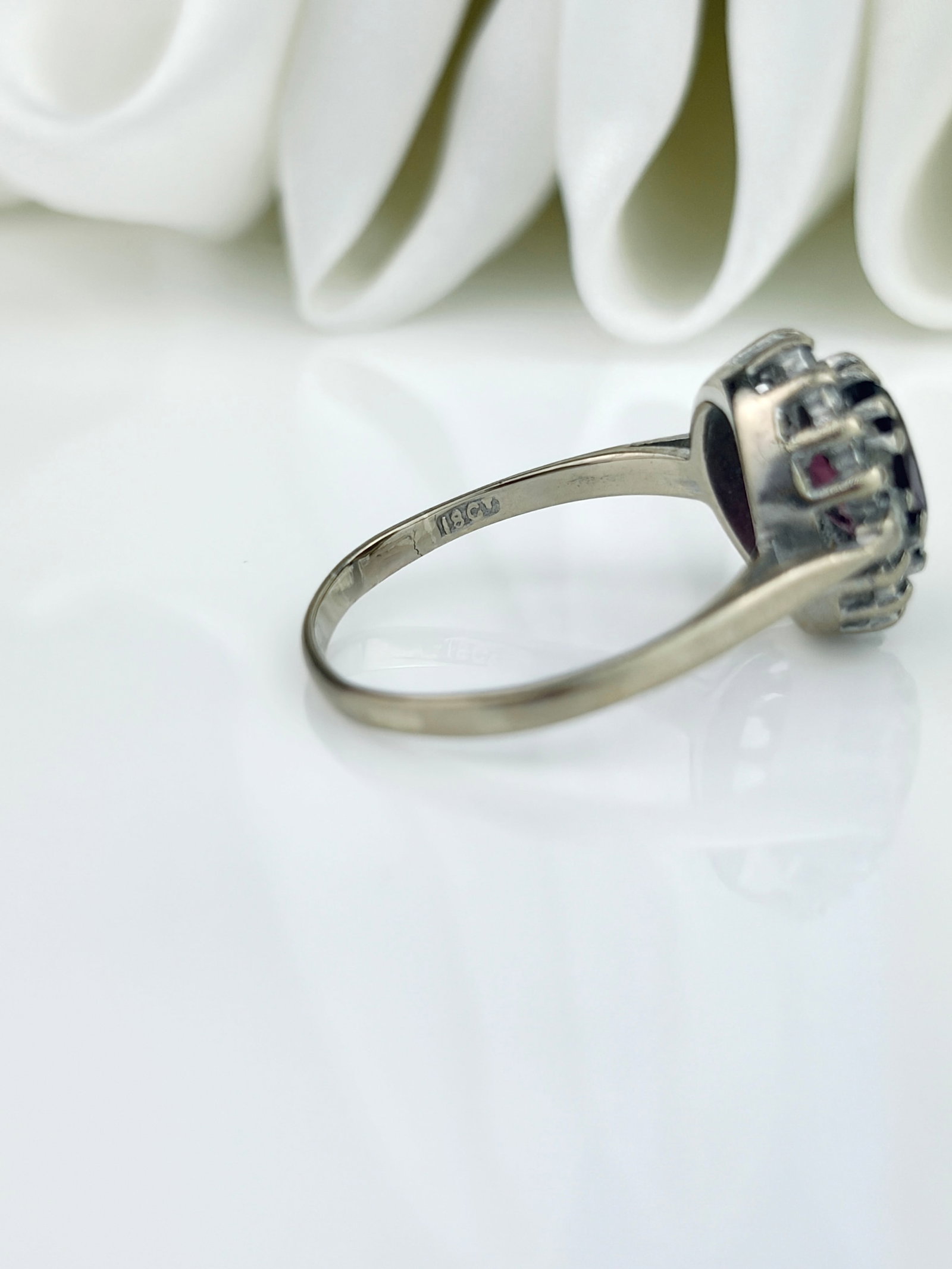 18CT WHITE GOLD PINK TOURMALINE AND DIAMOND CLUSTER RING - 4