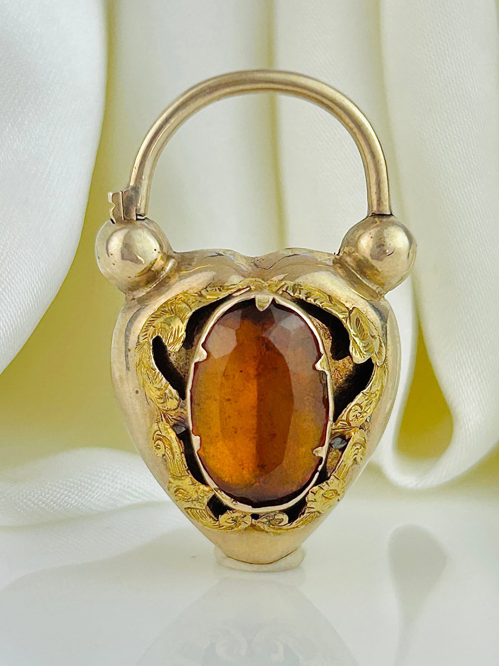Antique 9ct Gold Citrine Locket Back Puffy Heart Padlock - 8
