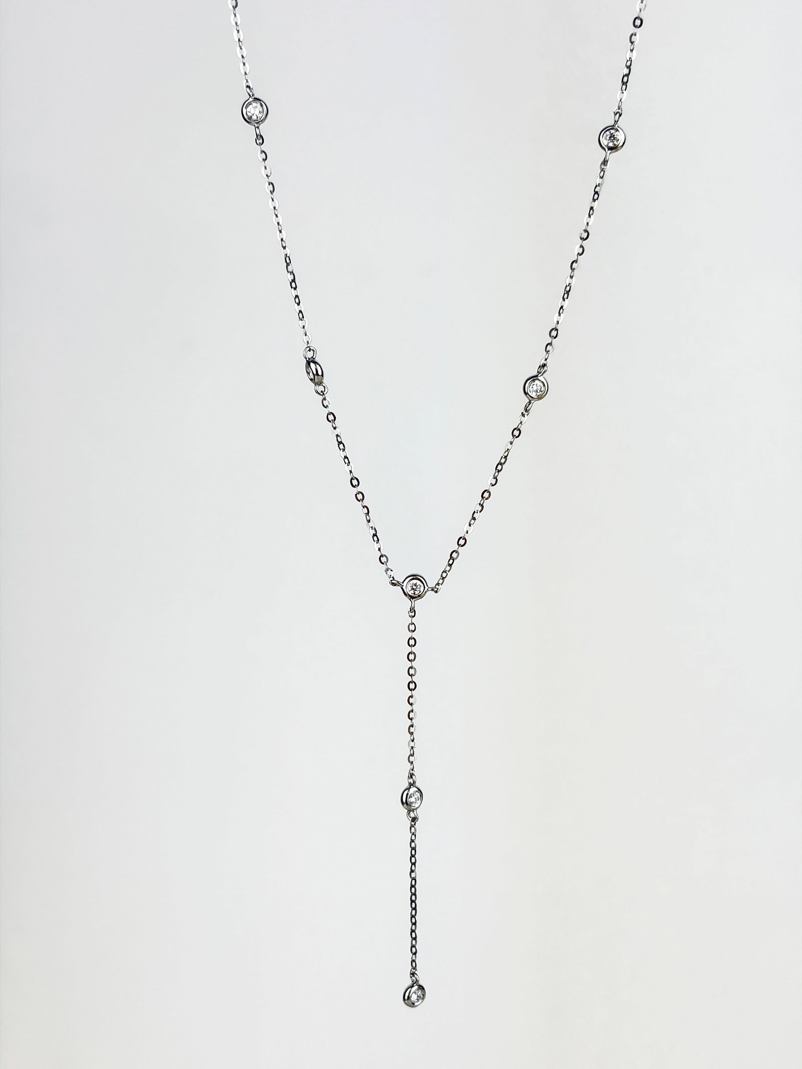 18CT WHITE GOLD DIAMOND DROP NECKLACE (1 of 9)