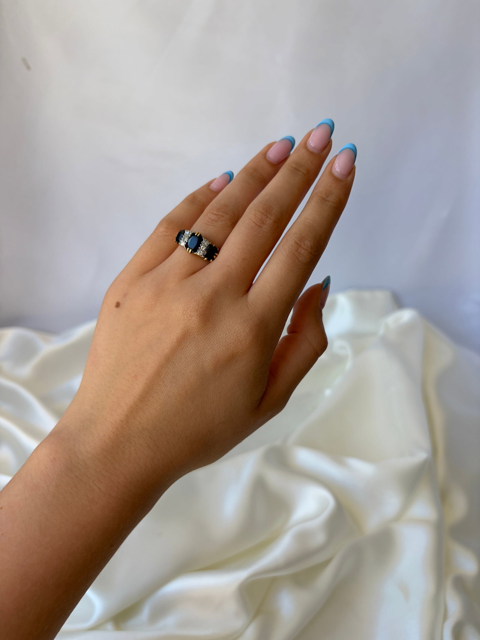 Chunky 18ct Yellow Gold Sapphire And Diamond Ring - 10