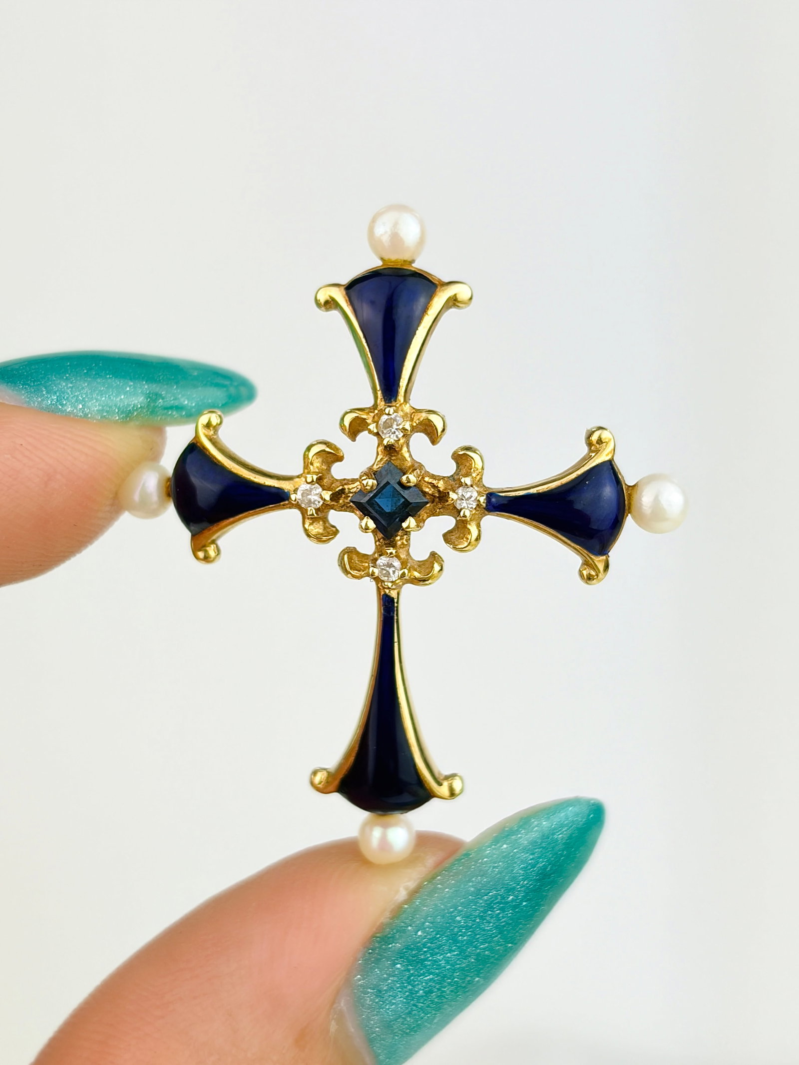 14k Yellow Gold Fabergé Sapphire, Pearl and Blue Enamel Cross Pendant - 2