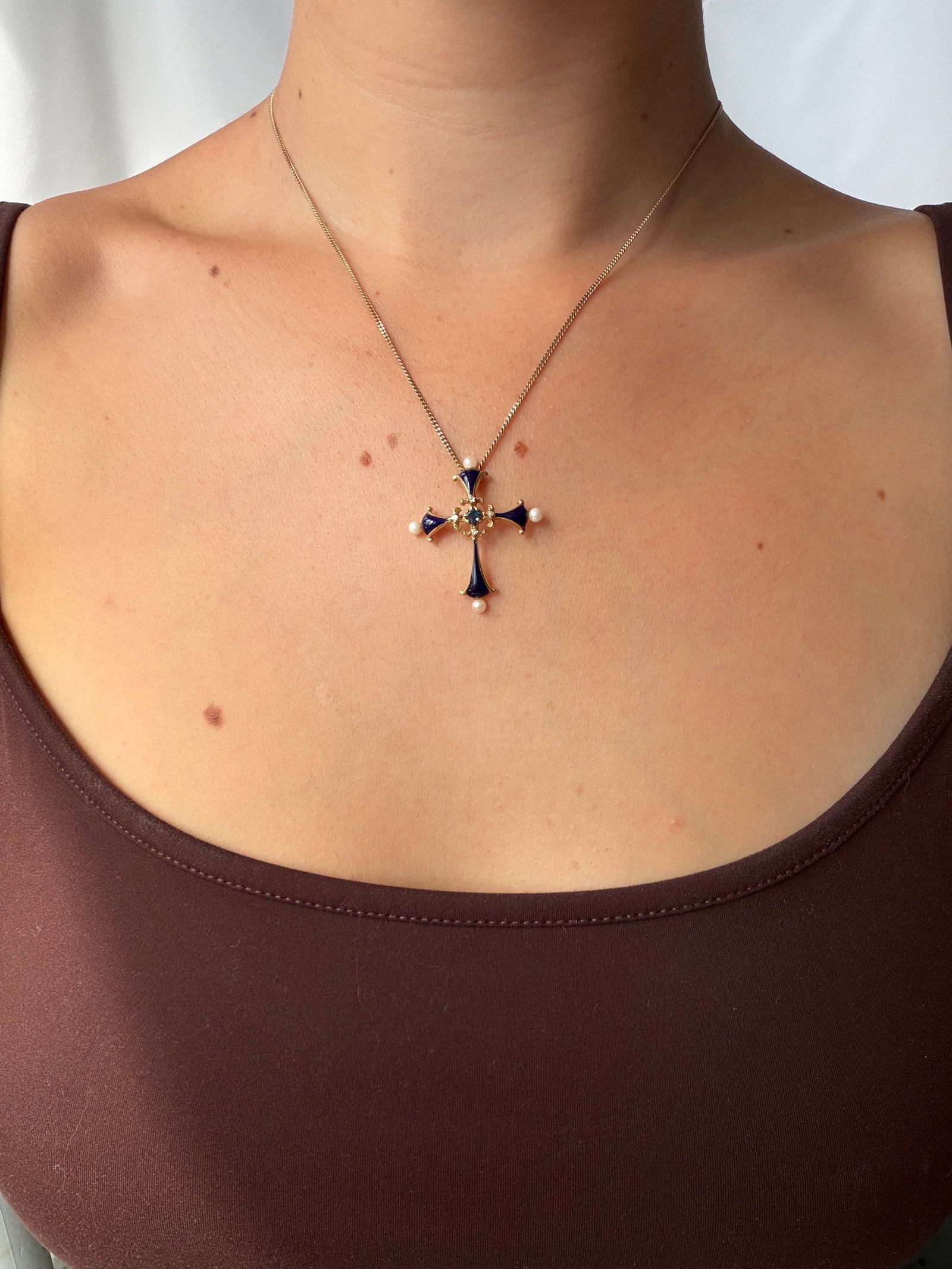 14k Yellow Gold Fabergé Sapphire, Pearl and Blue Enamel Cross Pendant - 7