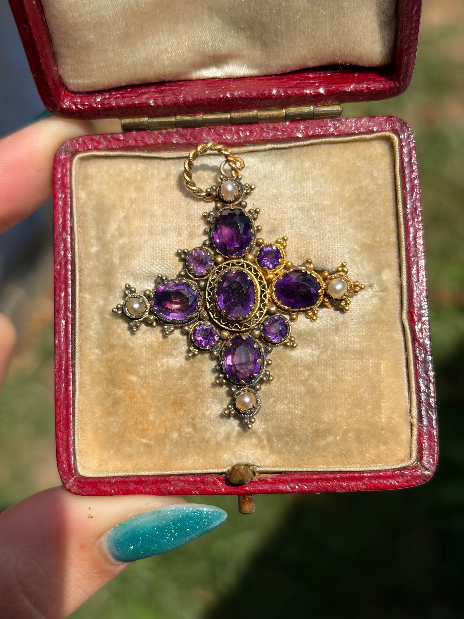 Georgian Era Boxed Amethyst and Pearl Pendant/Brooch in Gold - 9