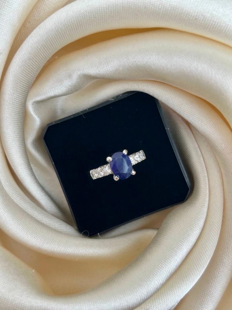 Wonderful Heavy Platinum Sapphire Ring with Diamond Shoulders - 4