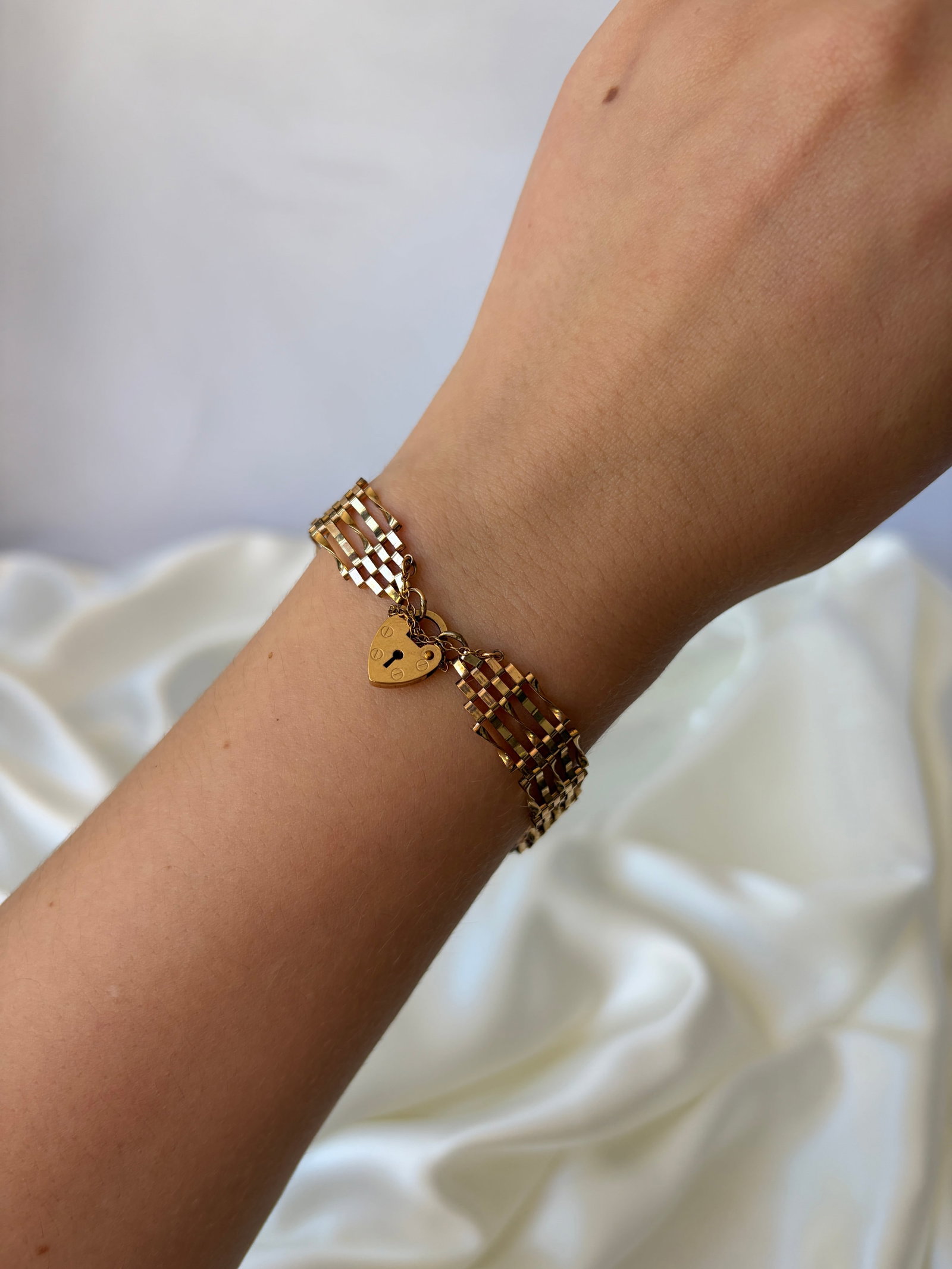 Vintage 9ct Yellow Gold Fancy link Gate Bracelet with Heart Padlock - 7