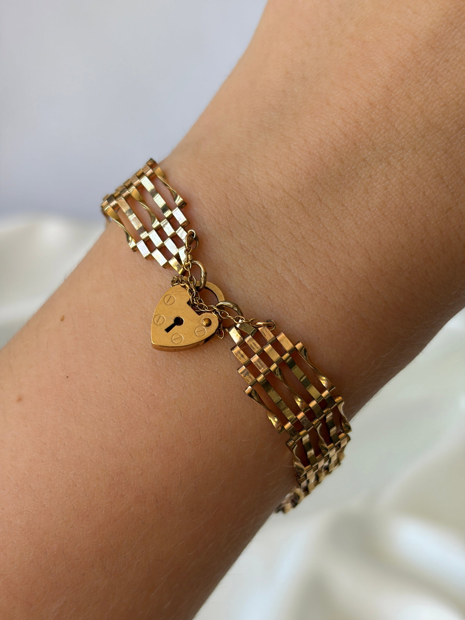 Vintage 9ct Yellow Gold Fancy link Gate Bracelet with Heart Padlock - 8