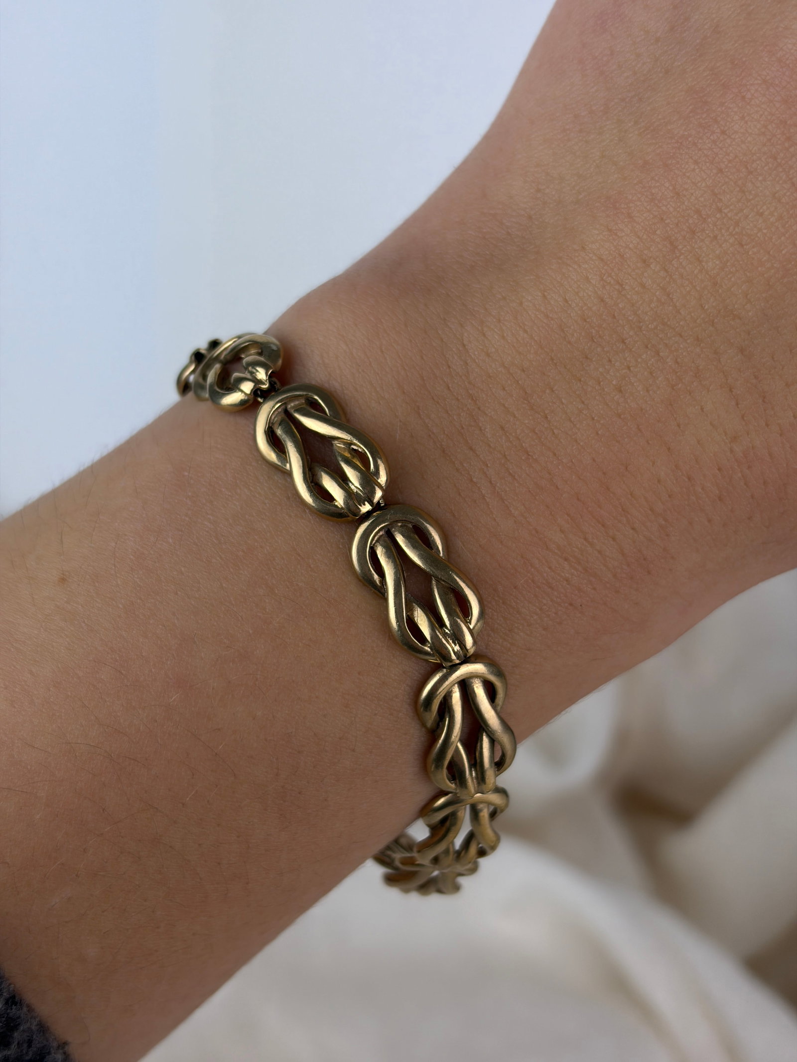 vintage 9ct gold infinity link bracelet - 8