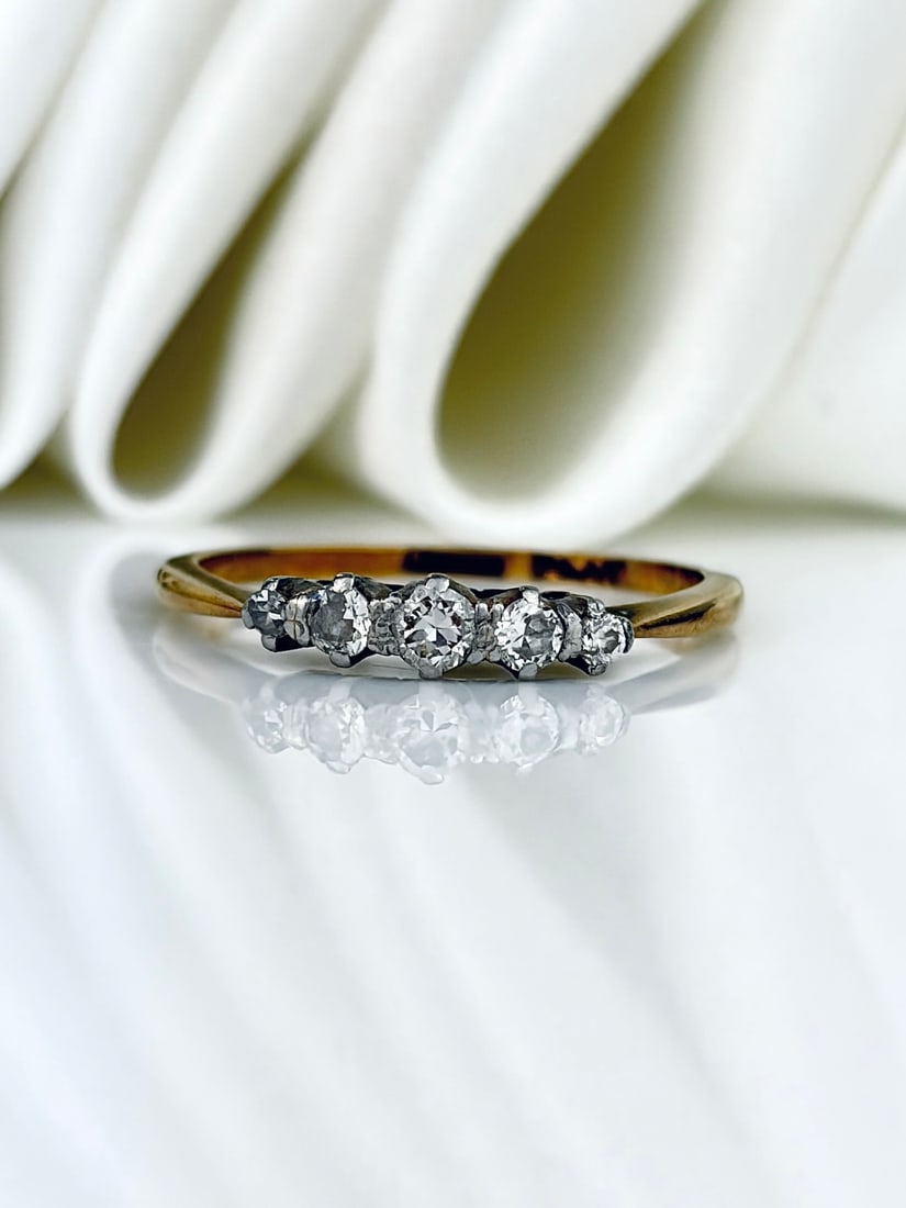 Sweet 18ct Yellow Gold and Platinum Diamond 5 Stone Ring: Sweet 18ct Yellow Gold and Platinum Diamond 5 Stone Ring A lovely, simple diamond 5 stone ring!