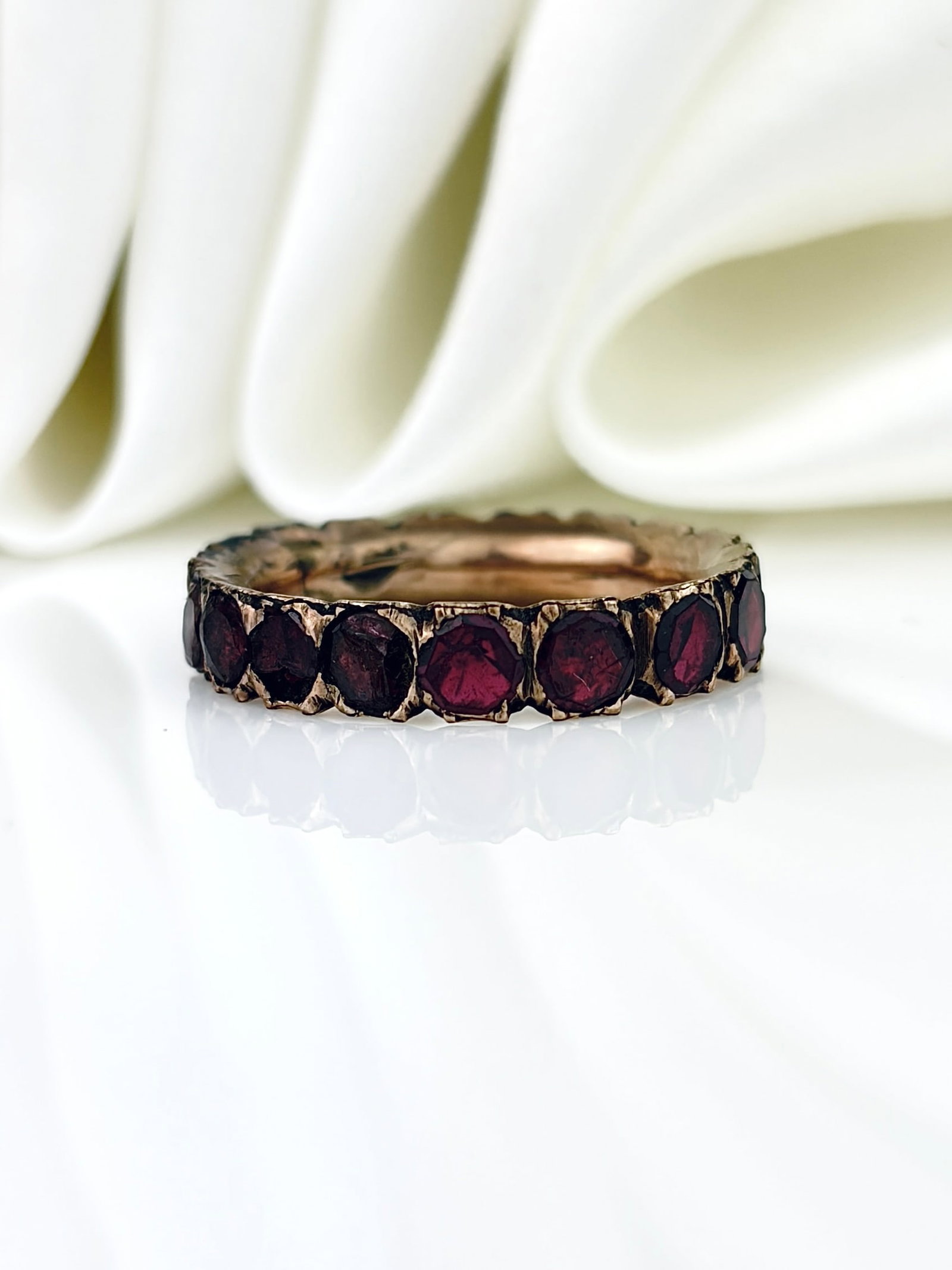 WONDERFUL ANTIQUE GEORGIAN FLAT CUT GARNET FULL ETERNITY RING IN GOLD: WONDERFUL ANTIQUE GEORGIAN FLAT CUT GARNET FULL ETERNITY RING IN GOLD Such a beautiful, amazing flat cut garnet ring!