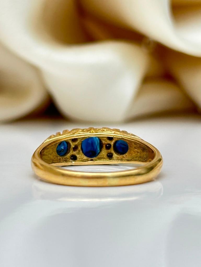 Chunky 18ct Yellow Gold Sapphire and Diamond 3 Stone Ring - 5