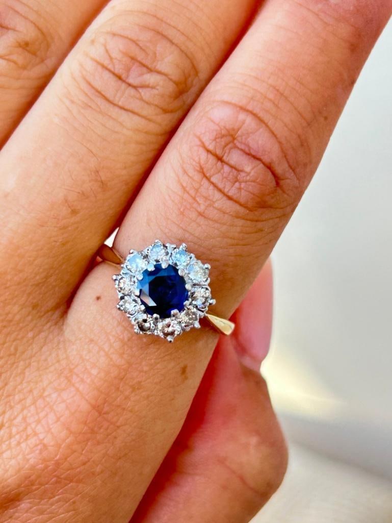 Art Deco Sapphire and Diamond 18 Carat and Platinum Cluster Ring - 5
