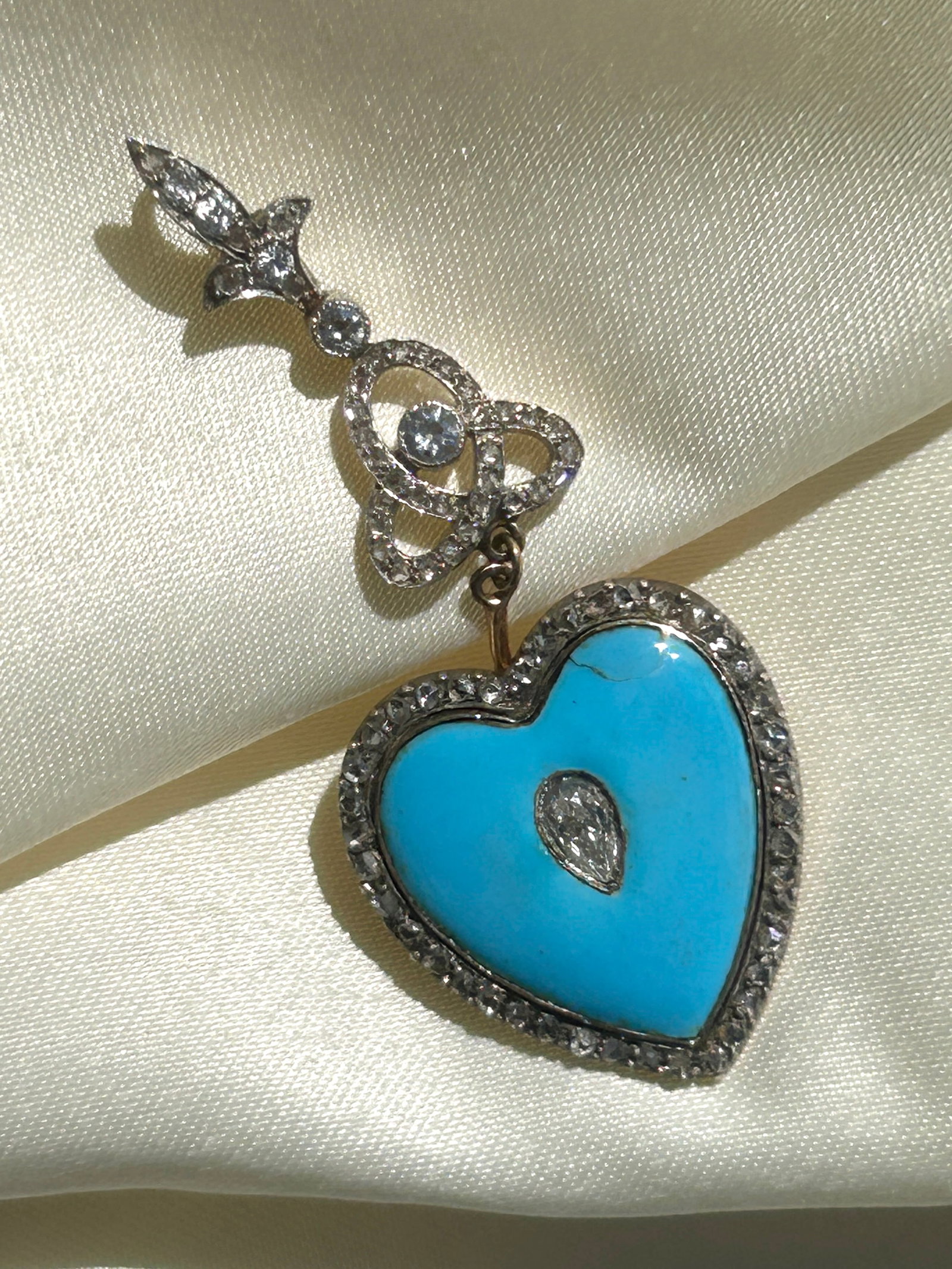 INCREDIBLE “TESSIER” BLUE ENAMEL AND DIAMOND HEART PENDANT WITH LONG DIAMOND BALE ANTIQU - 9