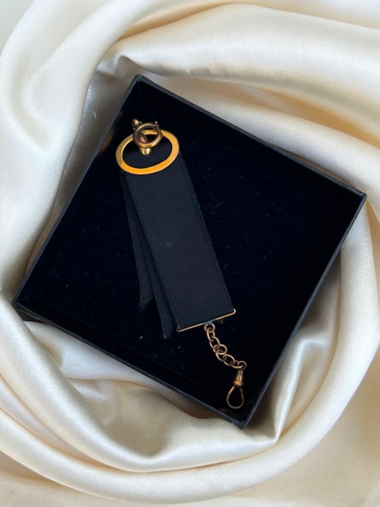 Antique 9ct Gold and Grosgrain Medal Holder, Dog Clip, Large Bolt Ring Chain Extender: Antique 9ct Gold and Grosgrain Medal Holder, Dog Clip, Large Bolt Ring Chain Extender measurements length 12cm width 20mm weight 4.46g stamped 9ct materials 
