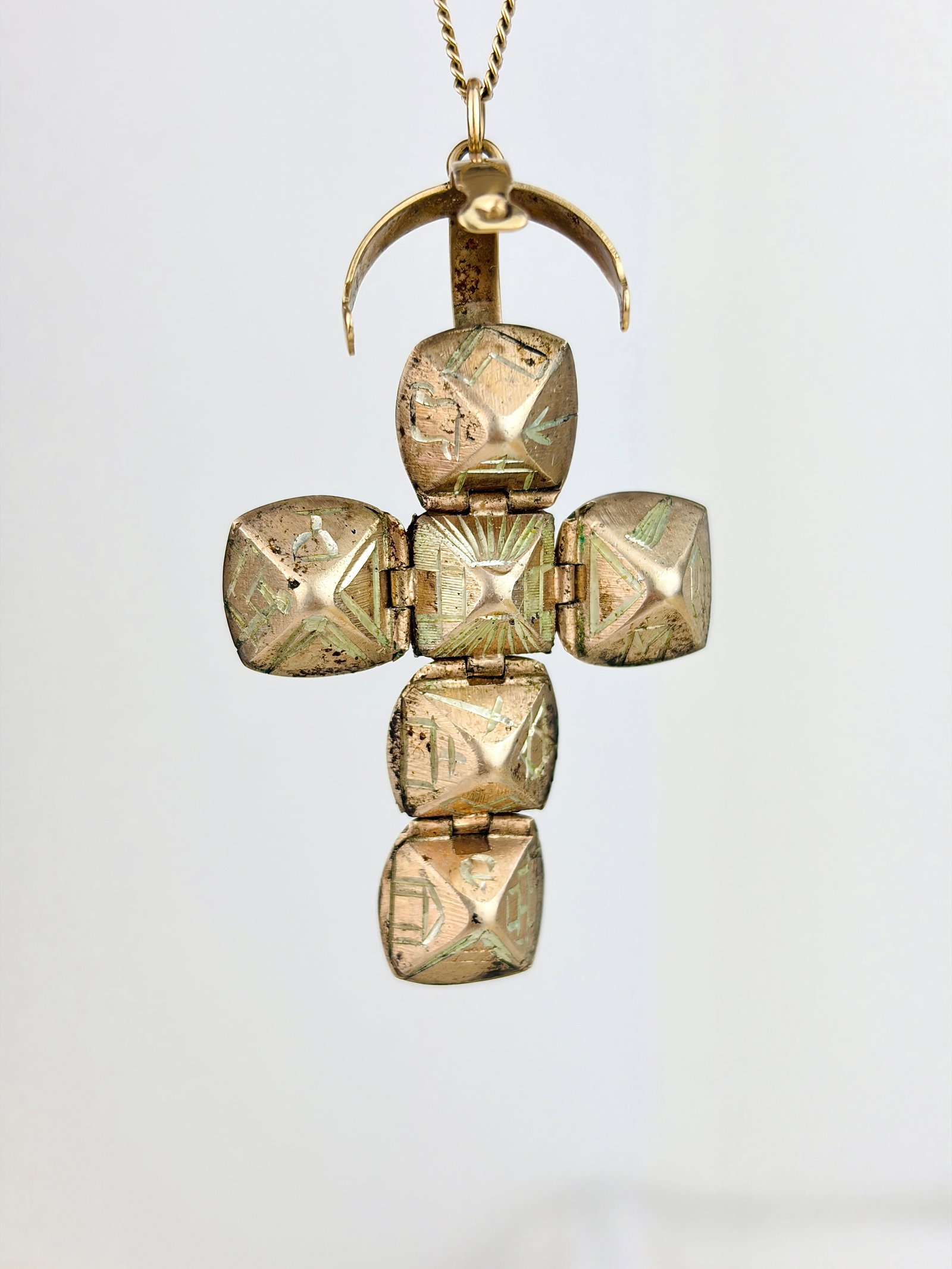 9ct Gold and Silver Masonic Opening Ball/Cross Pendant: 9ct Gold and Silver Masonic Opening Ball/Cross Pendant Chain not included. 
